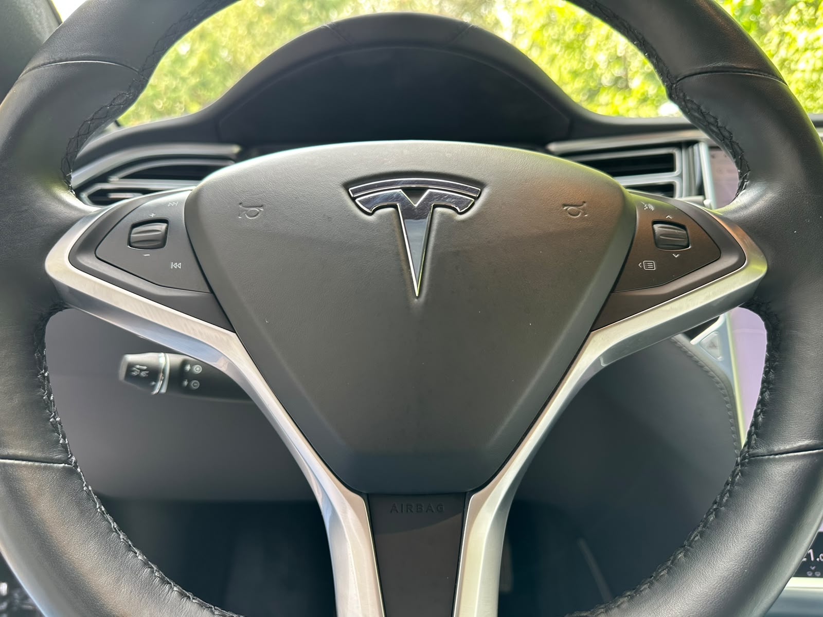 TESLA Model S 75 D-image-21