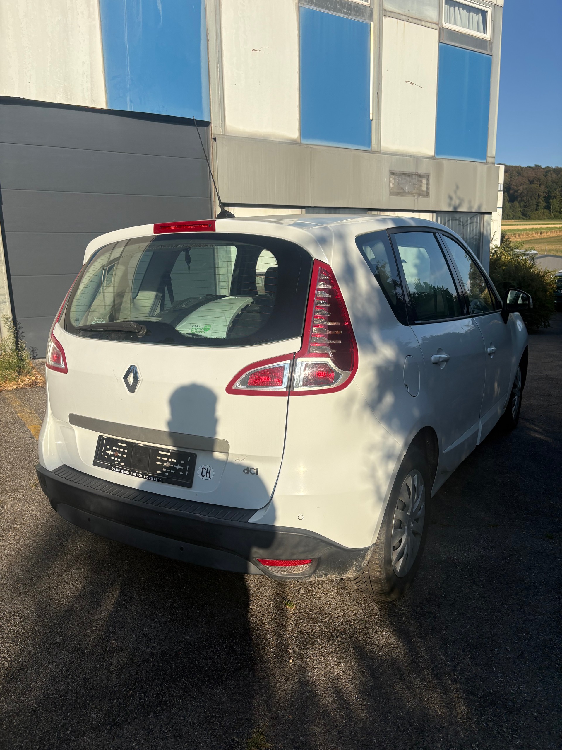RENAULT Scénic 1.9 dCi Dynamique-image-4