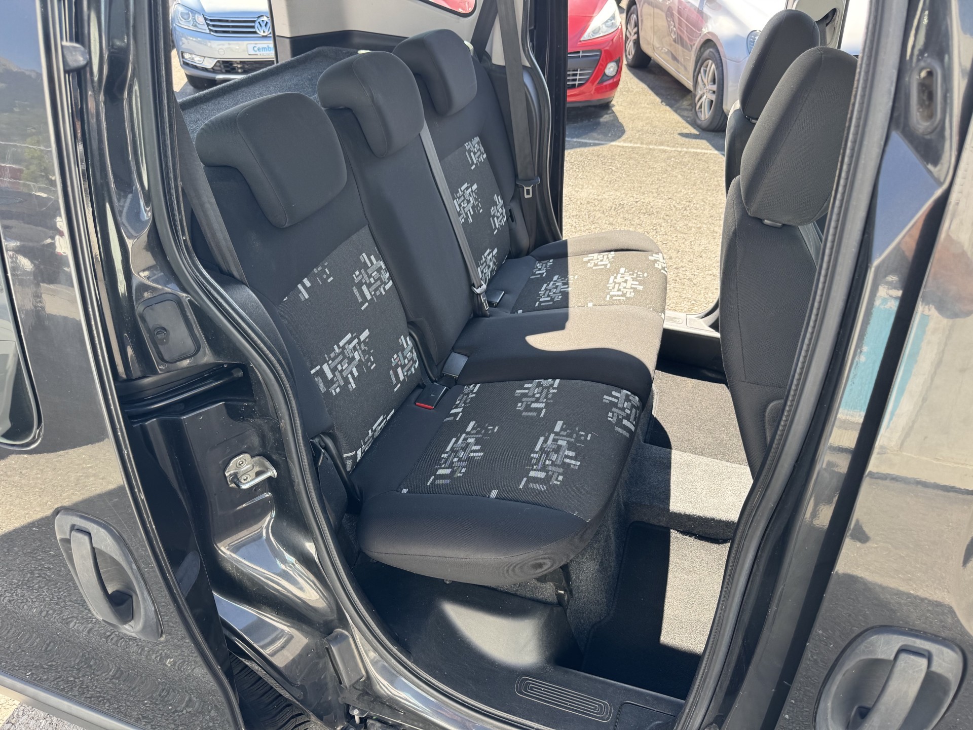 FIAT Qubo 1.3 JTD Active-image-11