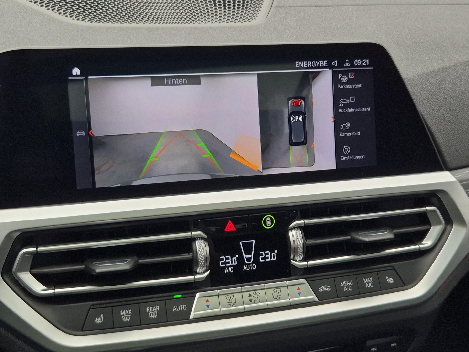 BMW M340i xDrive Touring-image-13