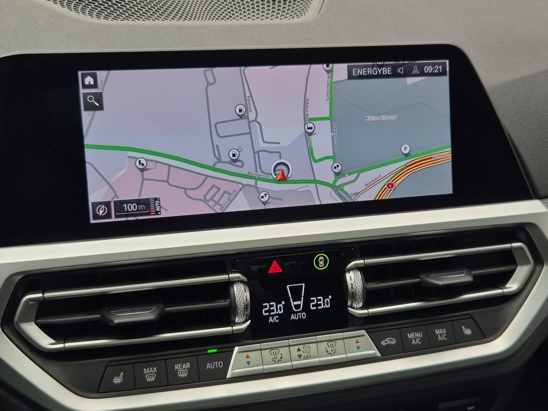 BMW M340i xDrive Touring-image-12