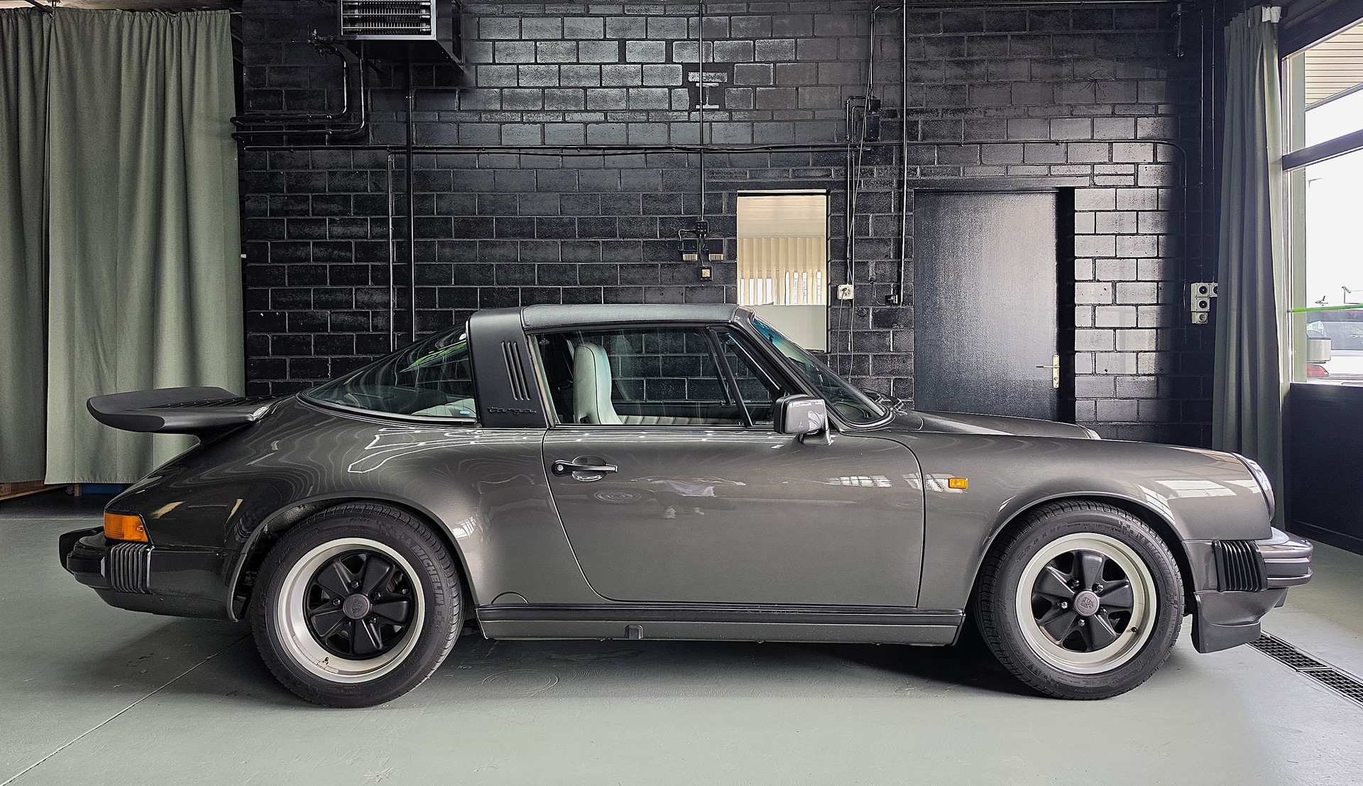 PORSCHE 911 Carrera Targa Veteranenfahrzeug-image-1