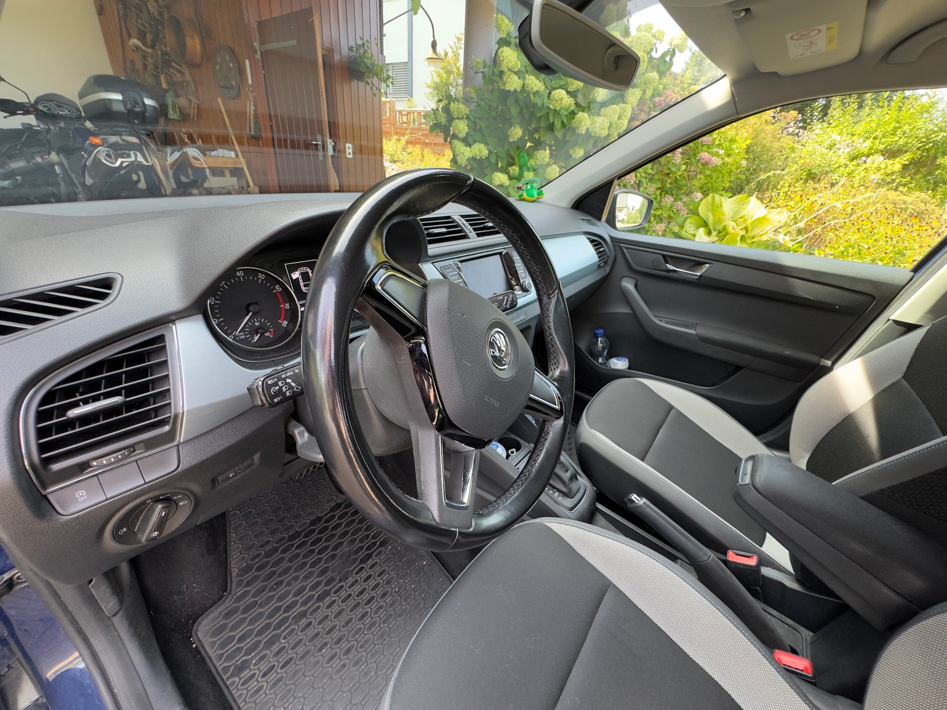 SKODA 1.2 TSI Style DSG-image-2