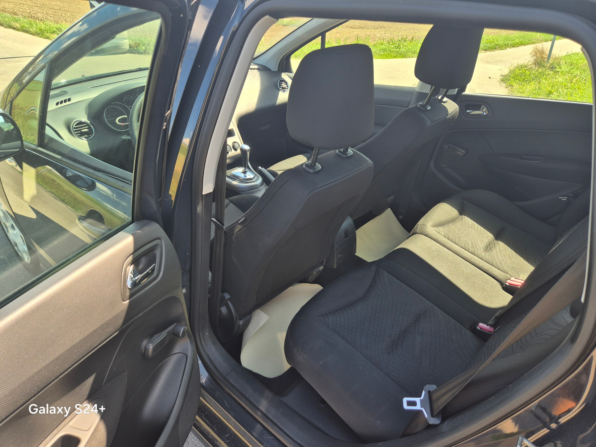 PEUGEOT 308 SW 1.6 HDI Active EGS6-image-9