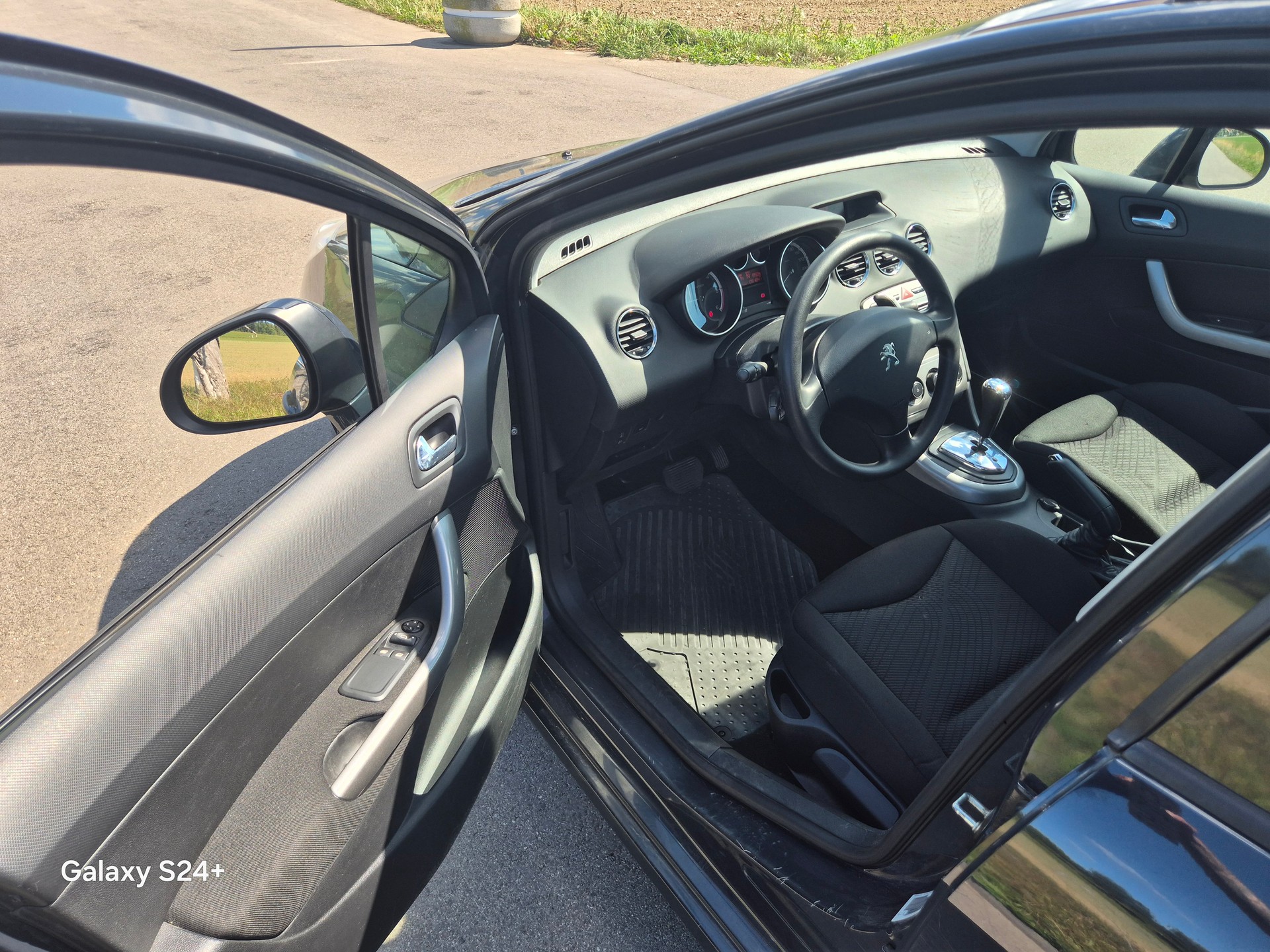 PEUGEOT 308 SW 1.6 HDI Active EGS6-image-8