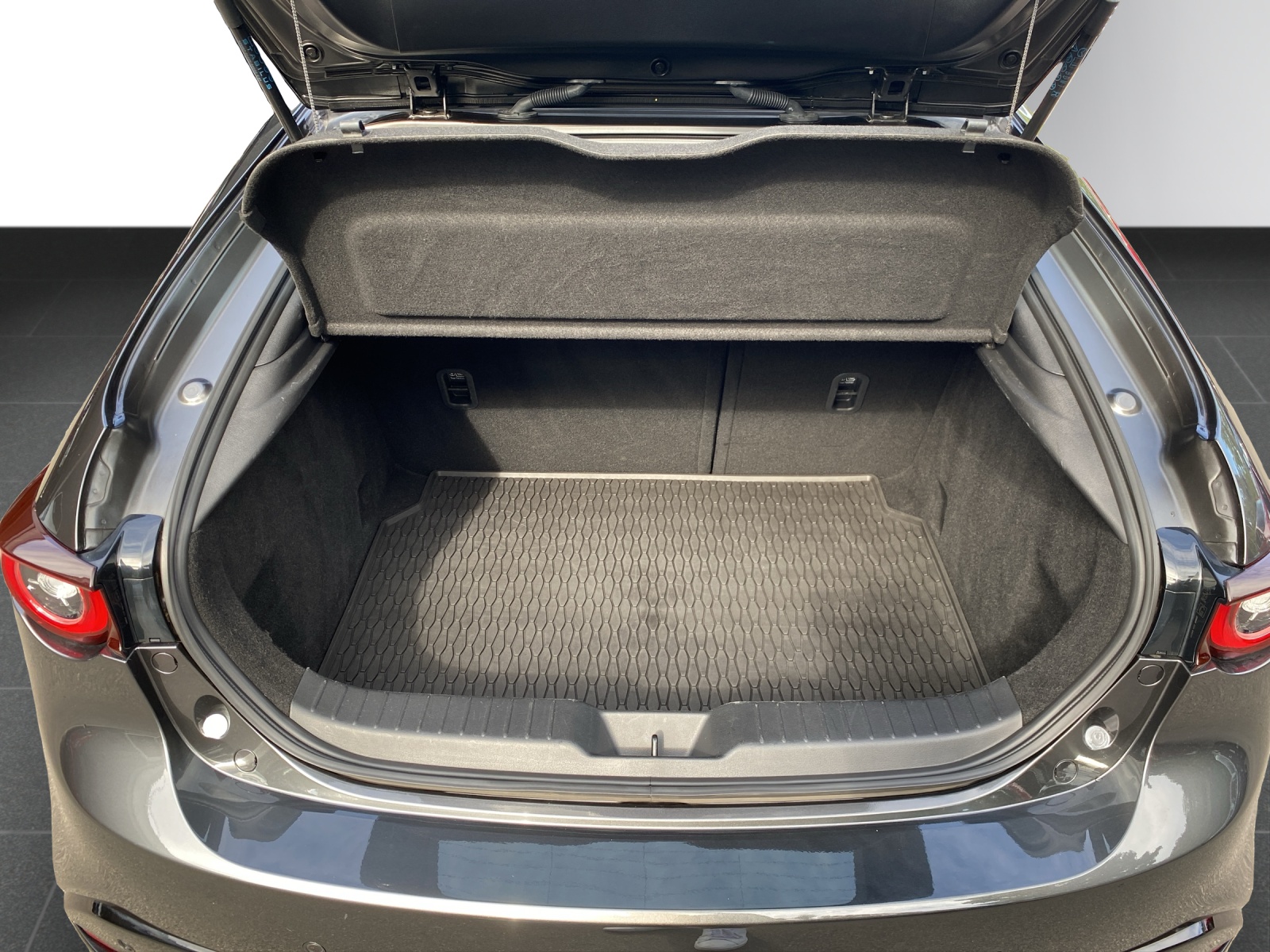 MAZDA 3 Hatchback SKYACTIV-G M Hybrid 150 Ambition Plus Automat-image-4