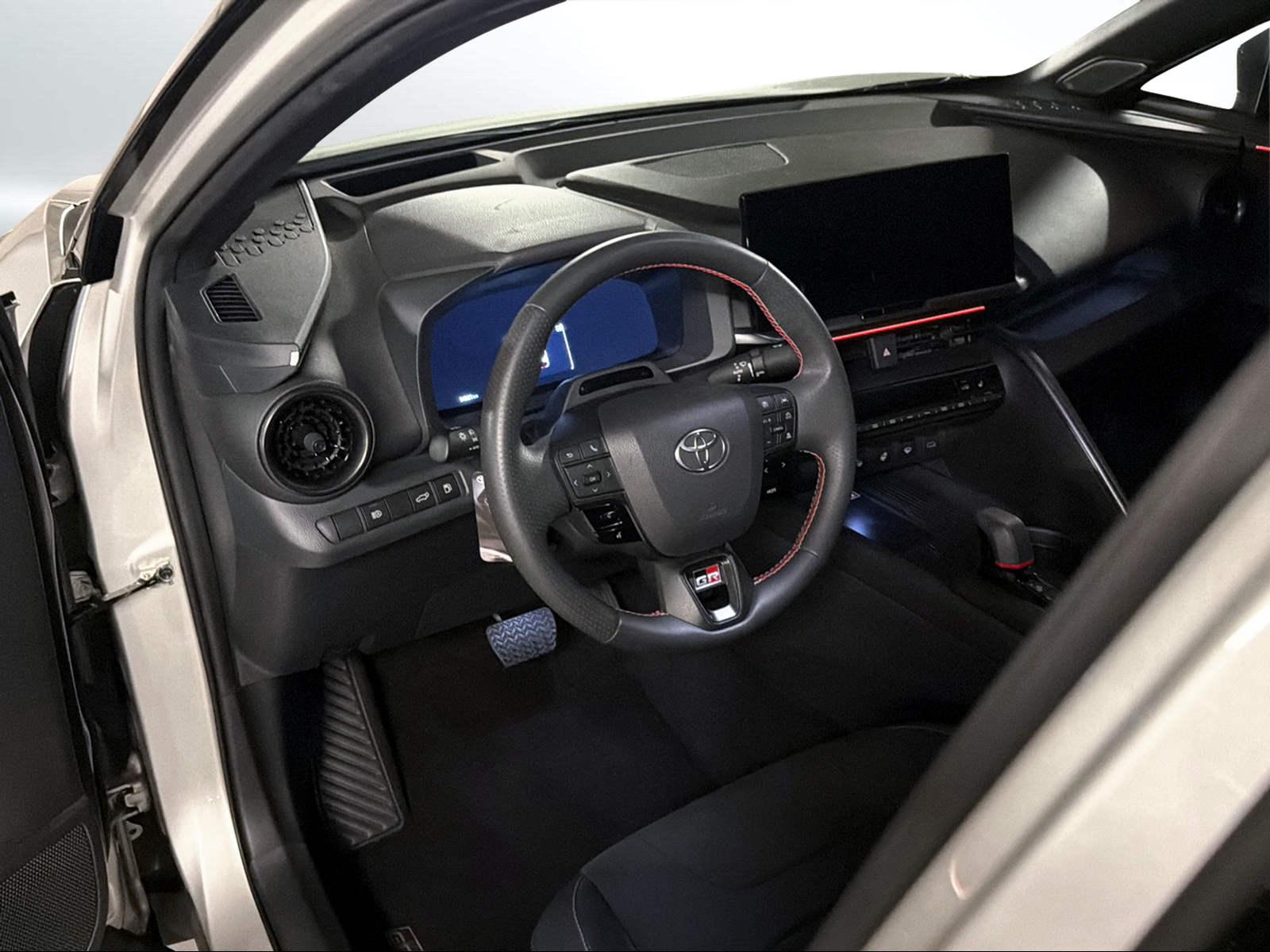 TOYOTA C-HR 2.0 PHEV GR Sport Premiere-image-6