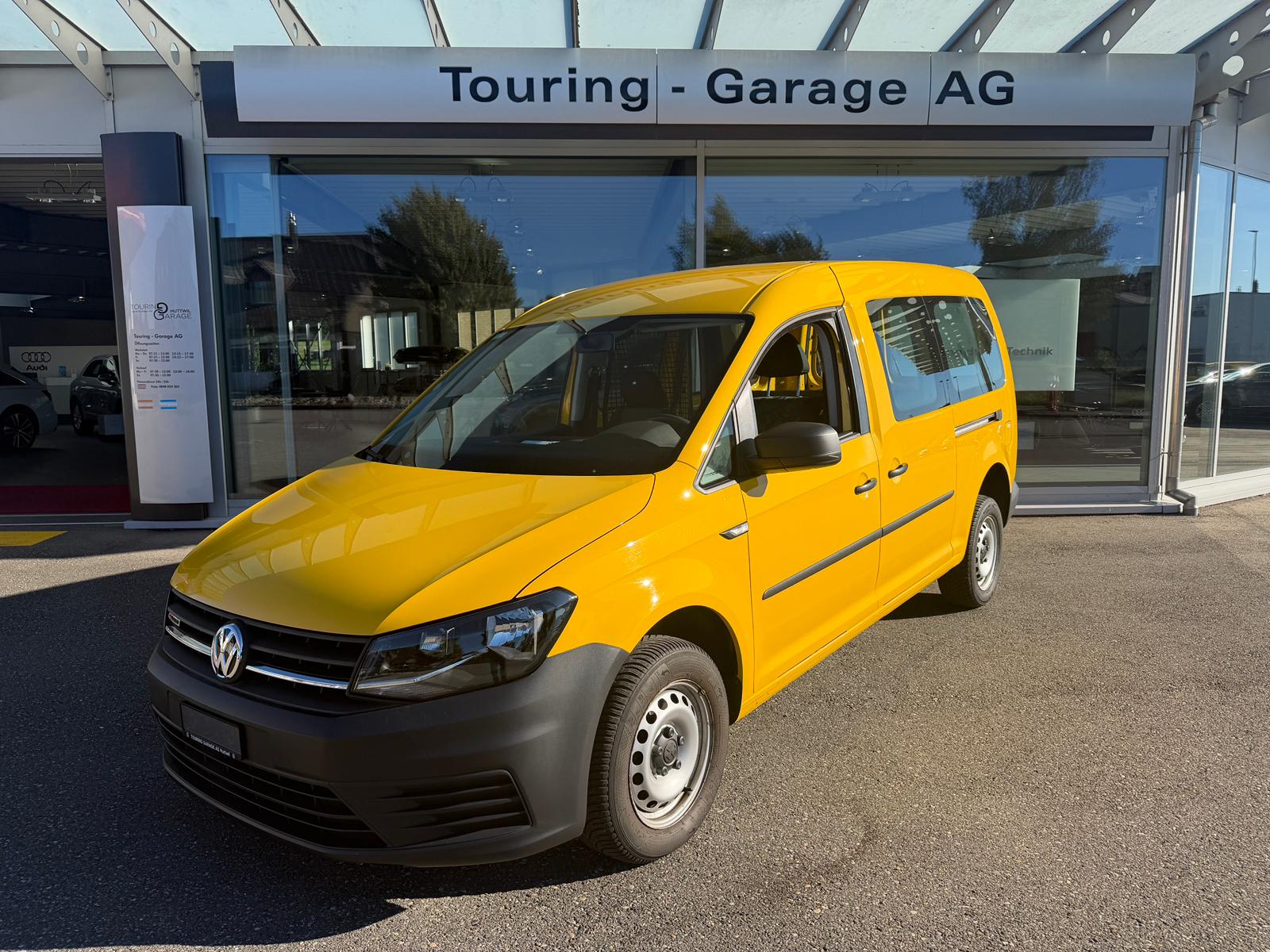 VW Caddy Maxi 2.0TDI 4Motion BlueMotion Technology-image-0