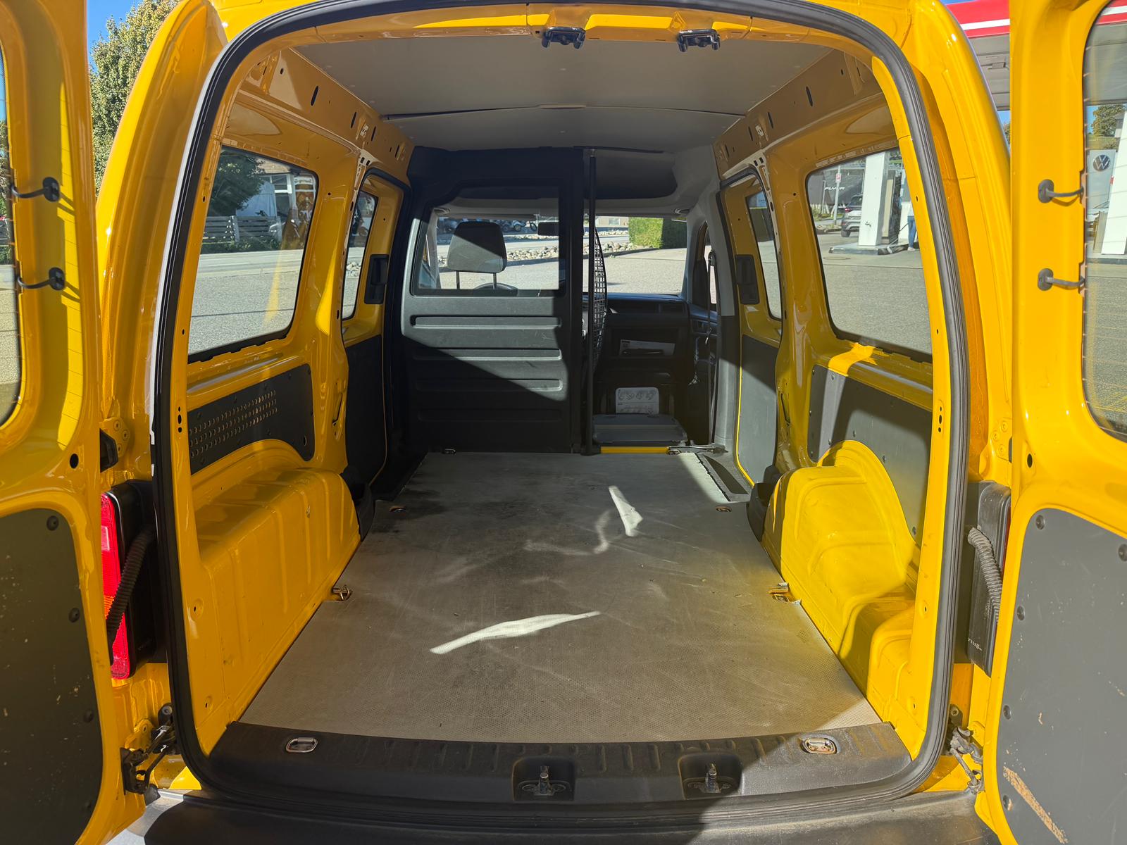 VW Caddy Maxi 2.0TDI 4Motion BlueMotion Technology-image-13