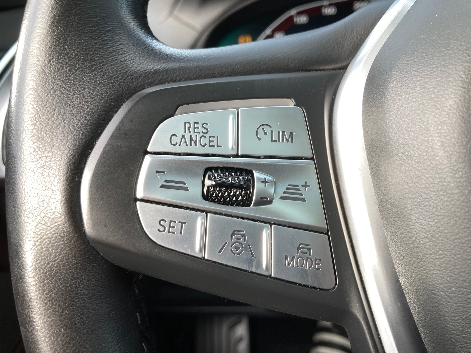 BMW iX3-image-11