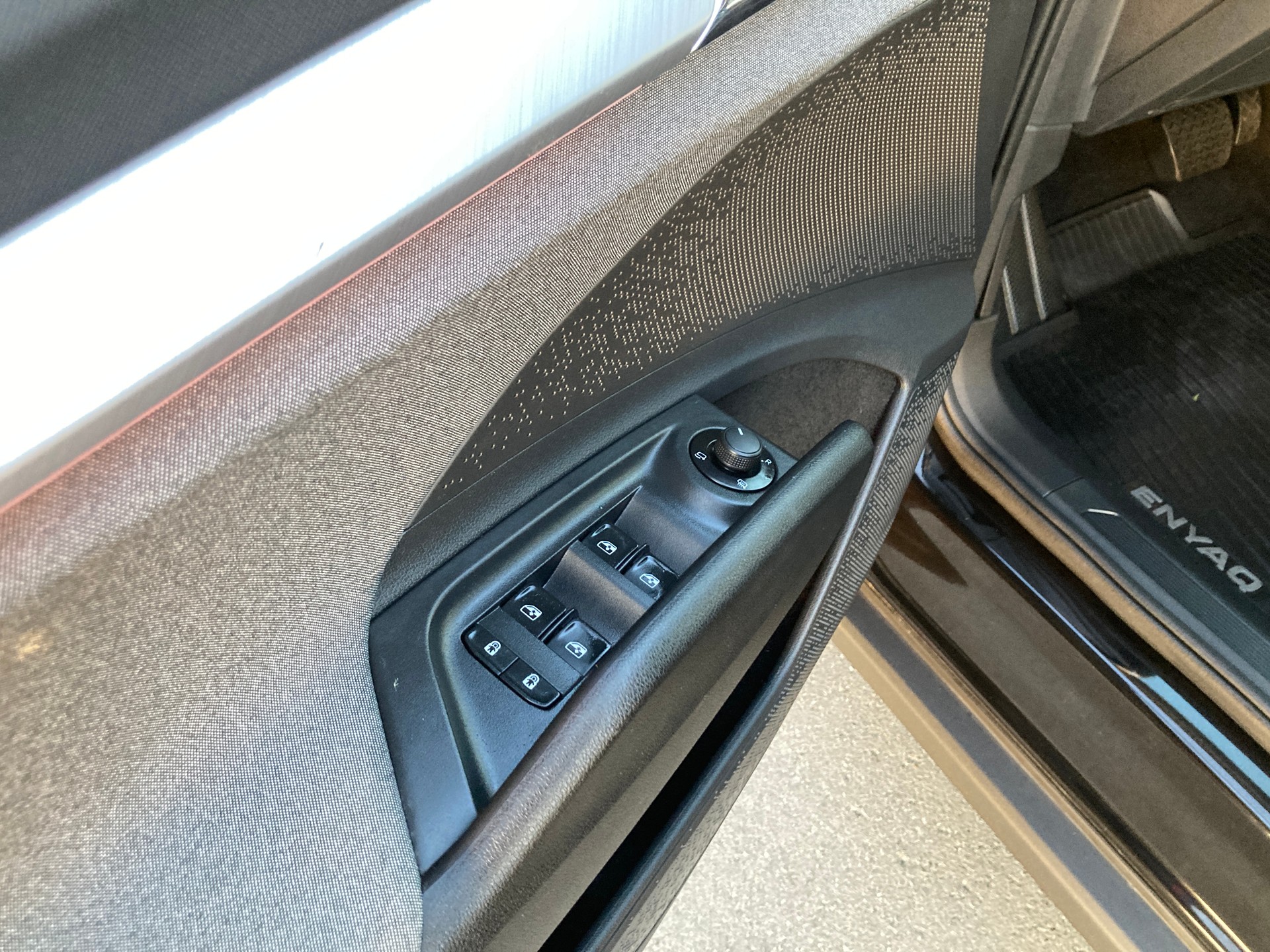 SKODA Enyaq iV 80-image-9