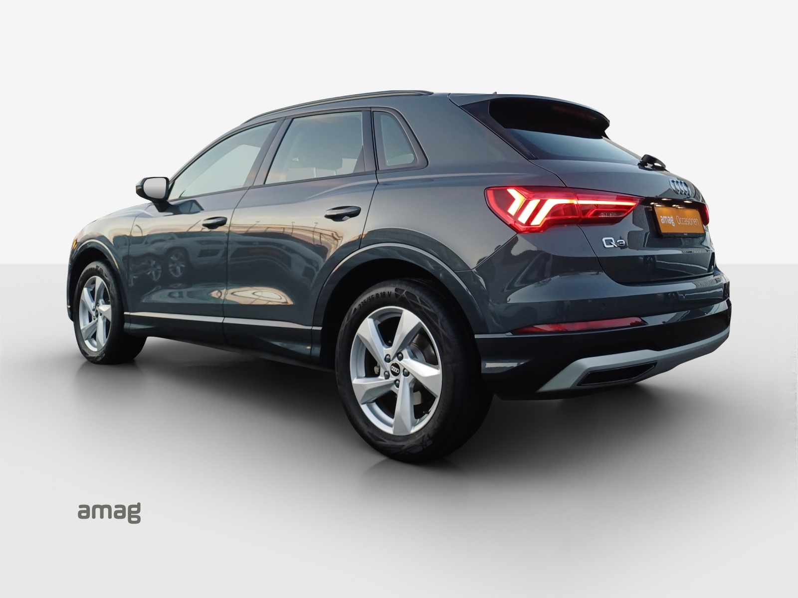 AUDI Q3 35 TDI advanced quattro S-tronic-showroom-element-2
