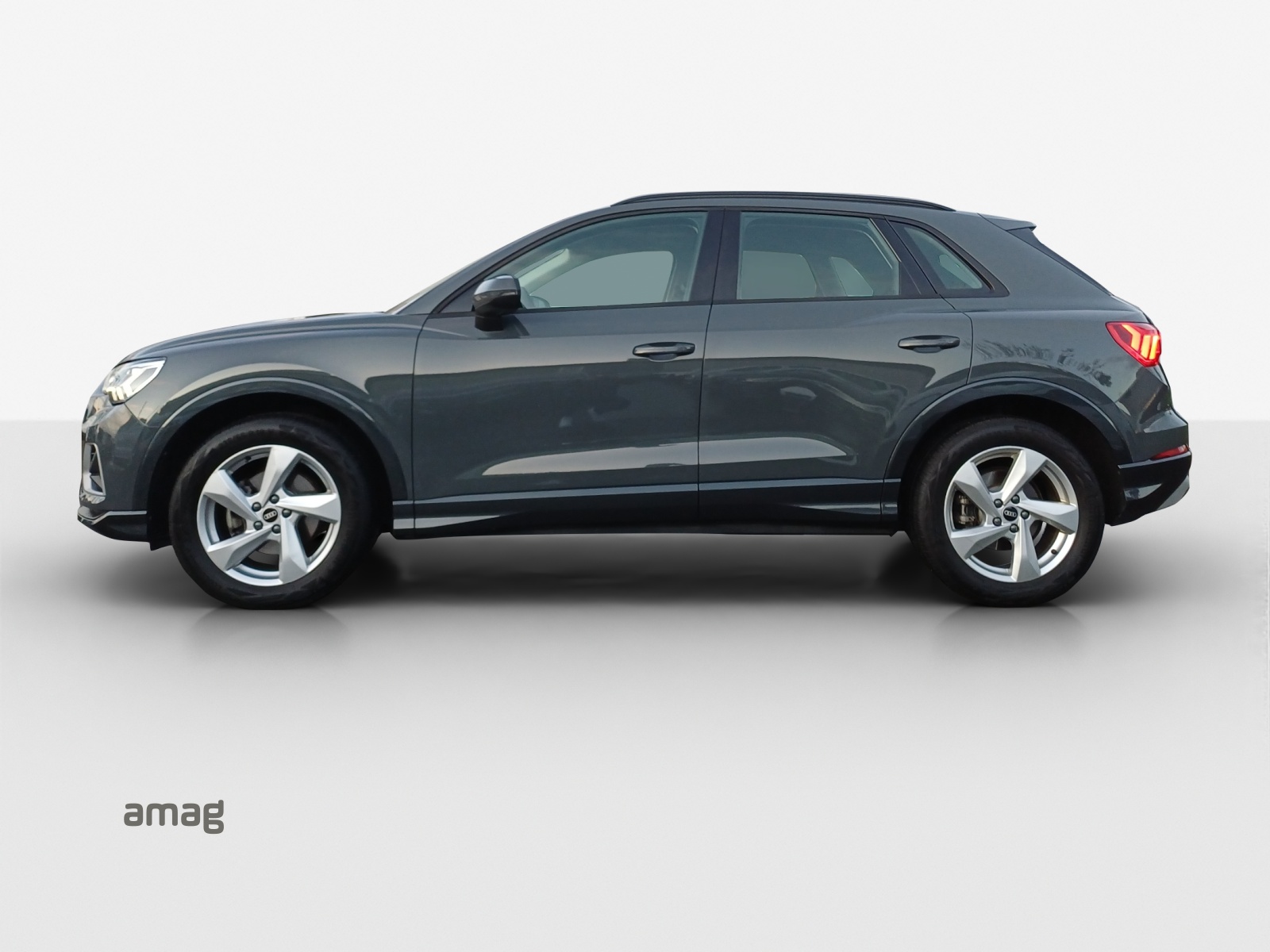 AUDI Q3 35 TDI advanced quattro S-tronic-showroom-element-1