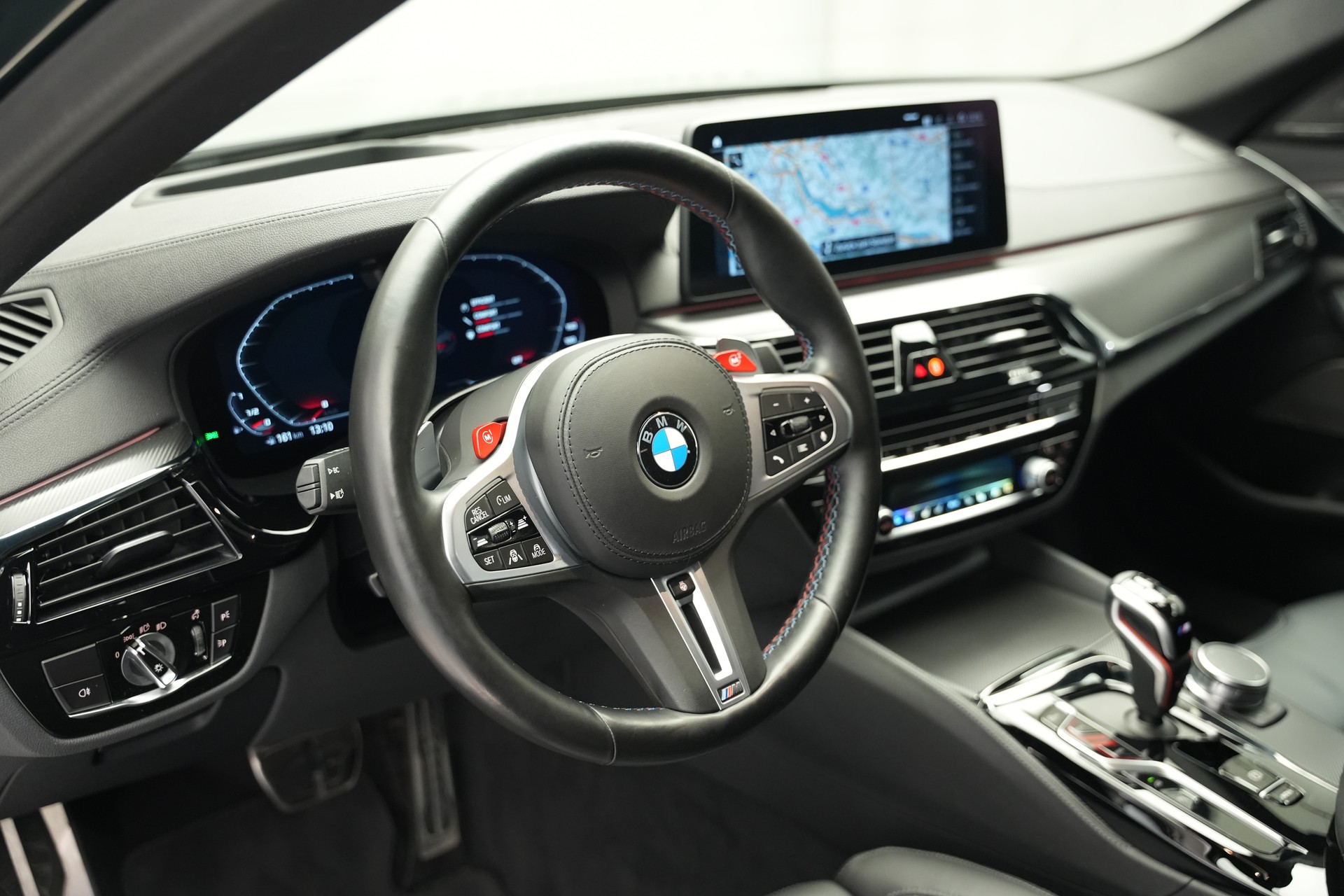 BMW M5 xDrive Competition Drivelogic *Sanremo Grün*-image-42