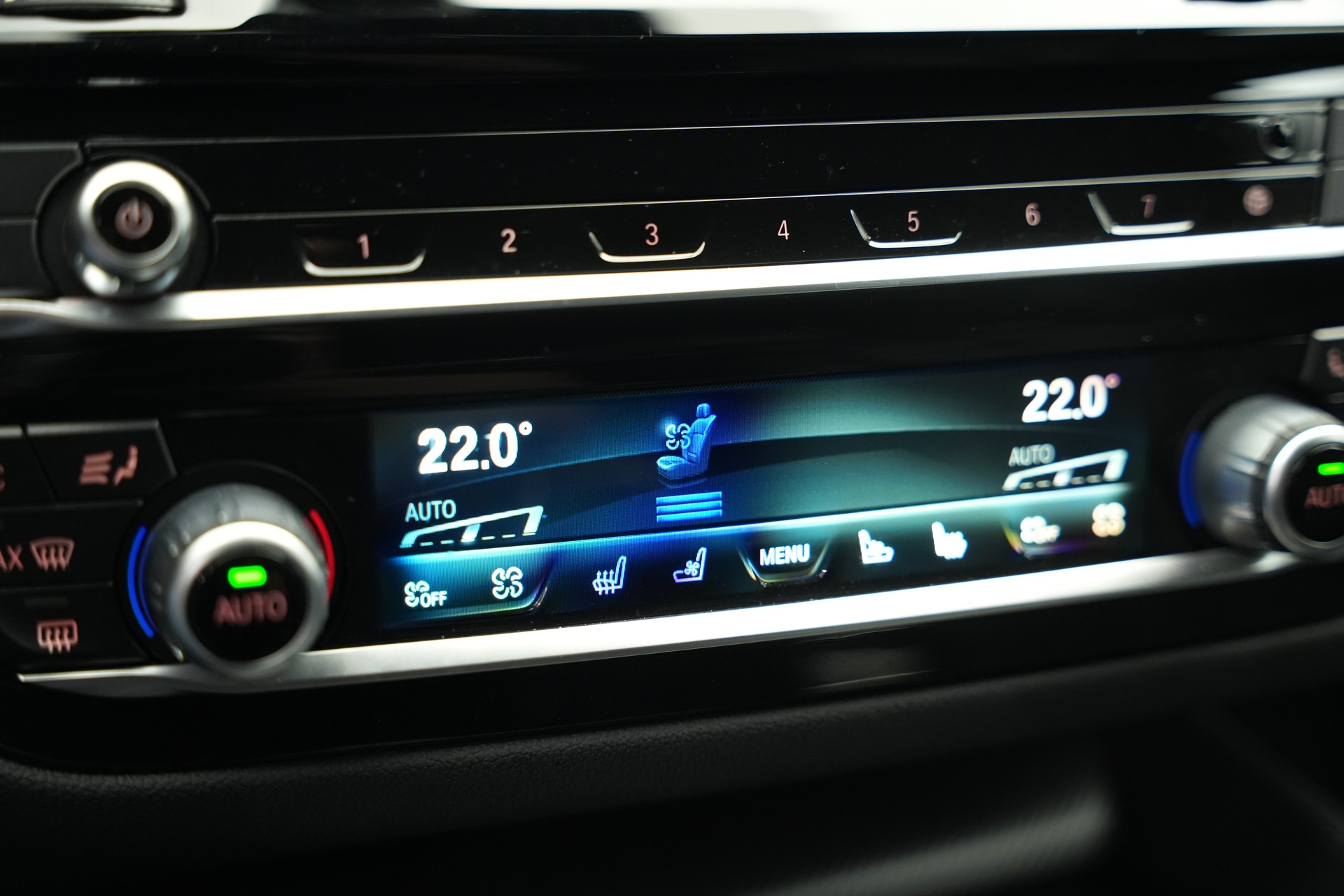 BMW M5 xDrive Competition Drivelogic *Sanremo Grün*-image-33