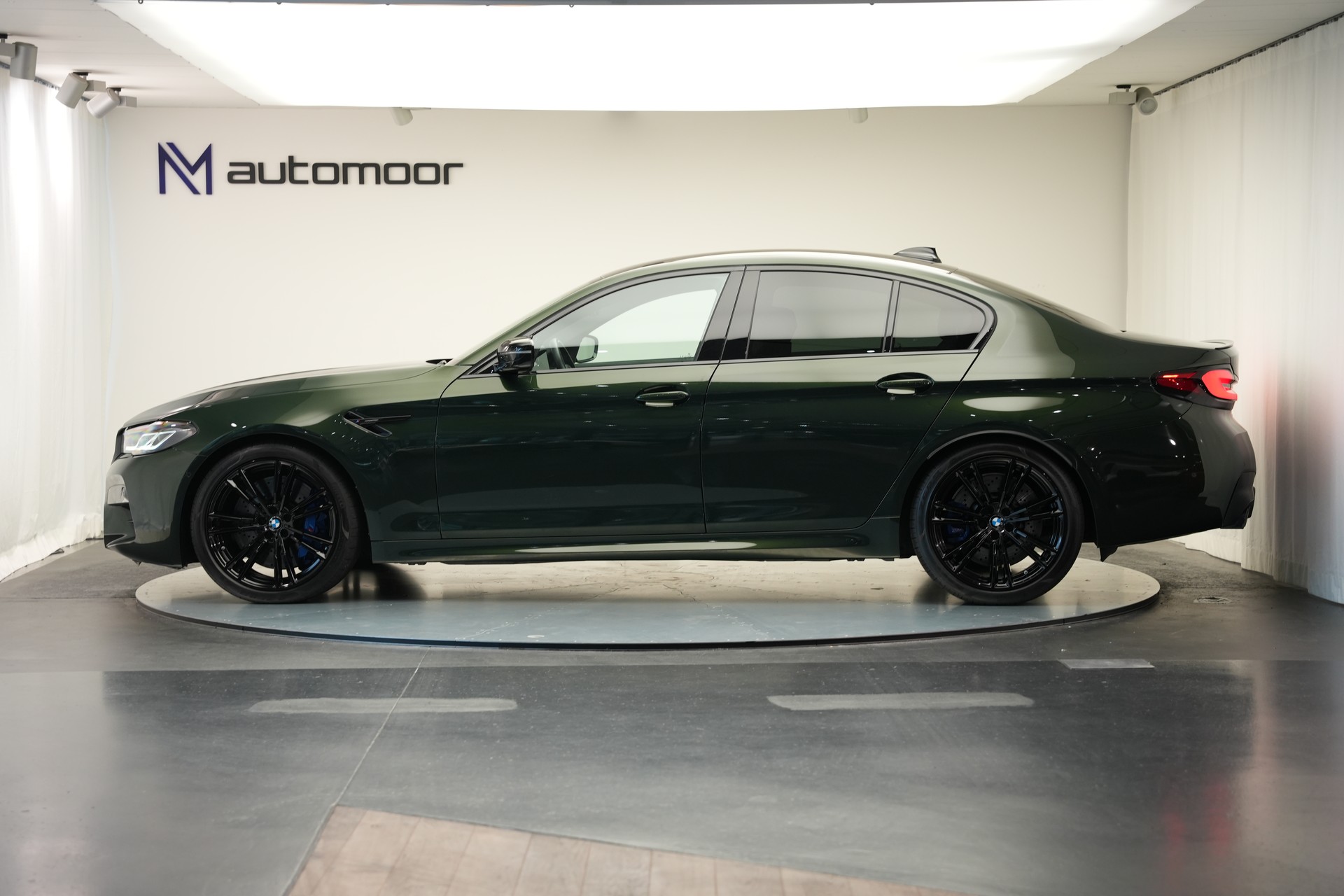 BMW M5 xDrive Competition Drivelogic *Sanremo Grün*-image-7