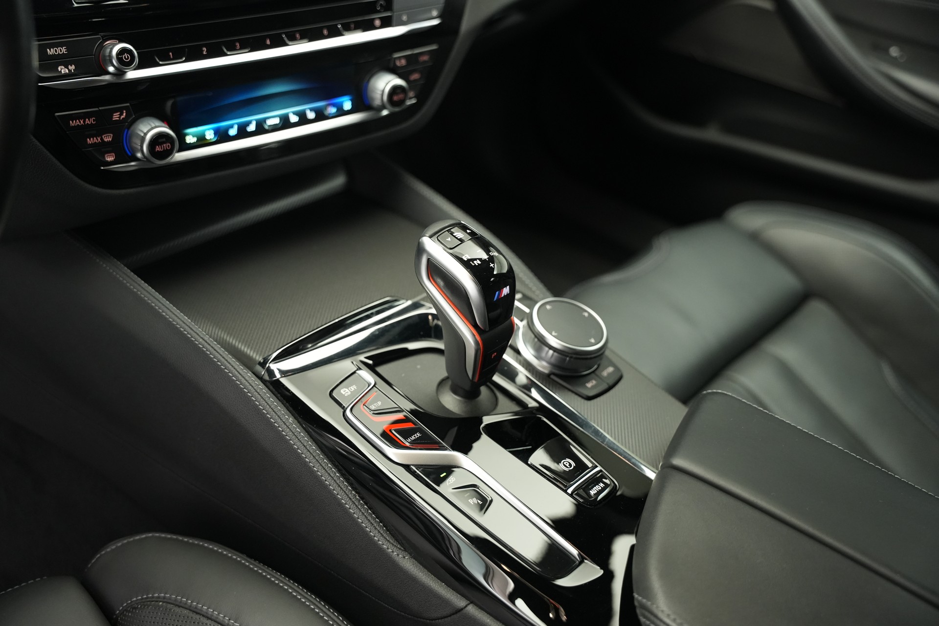 BMW M5 xDrive Competition Drivelogic *Sanremo Grün*-image-38