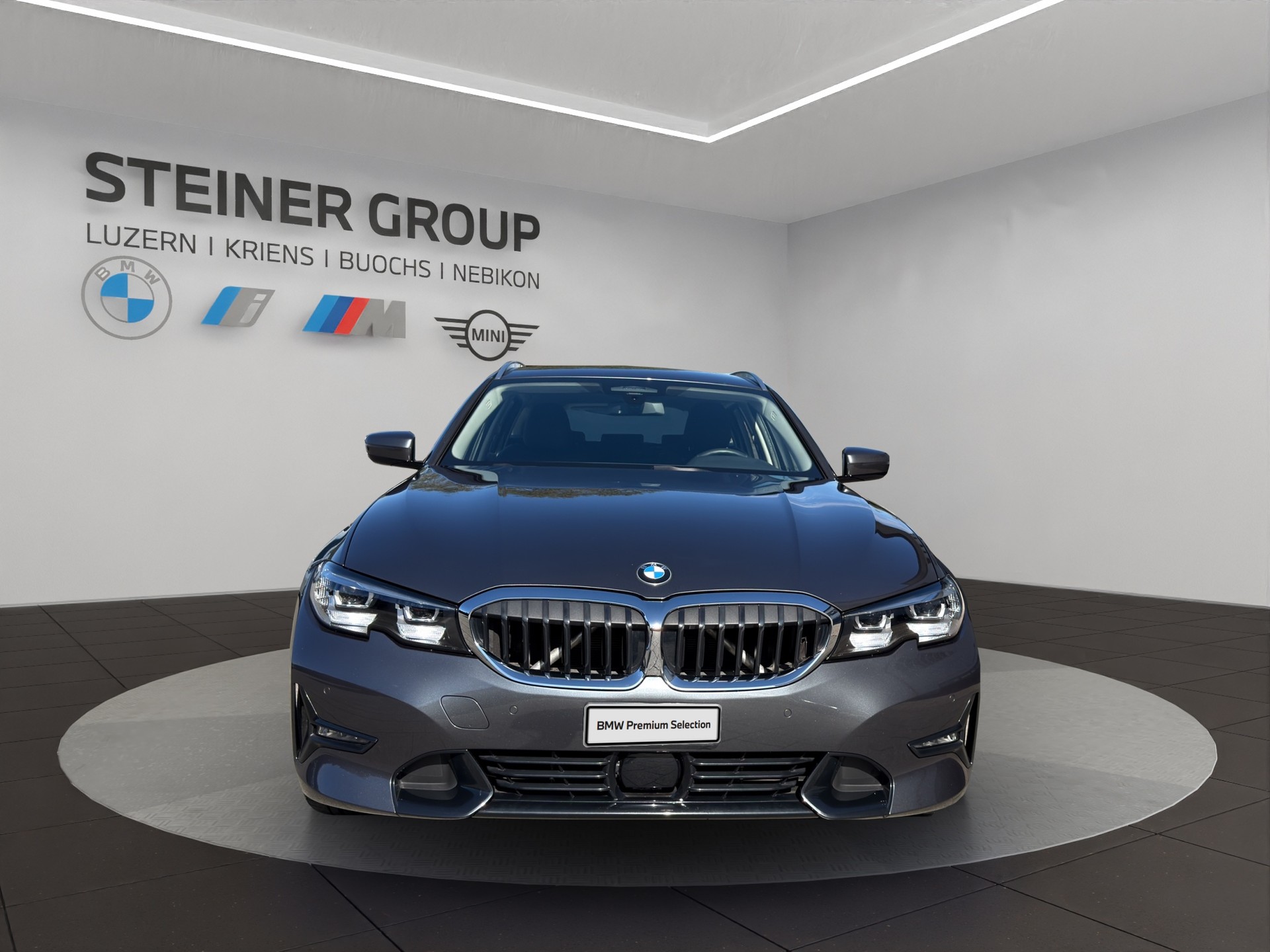 BMW 330i Touring xDrive Steptronic Sport Line-showroom-element-1