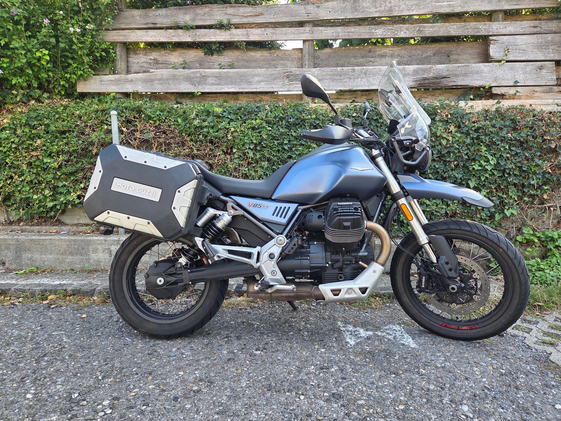 MOTO GUZZI V85 TT 850 ABS-showroom-element-3