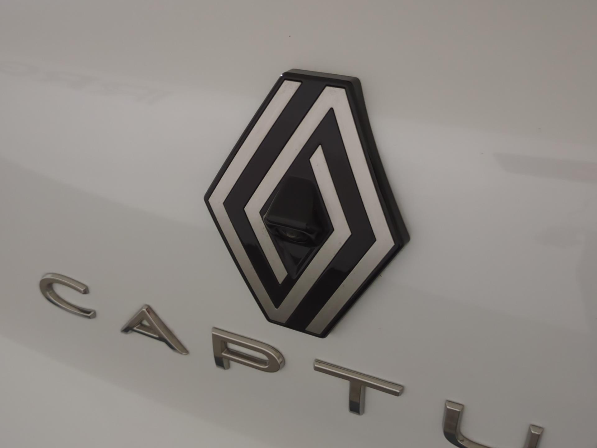 RENAULT Captur 1.8 E-Tech 160 Techno DHT-image-18