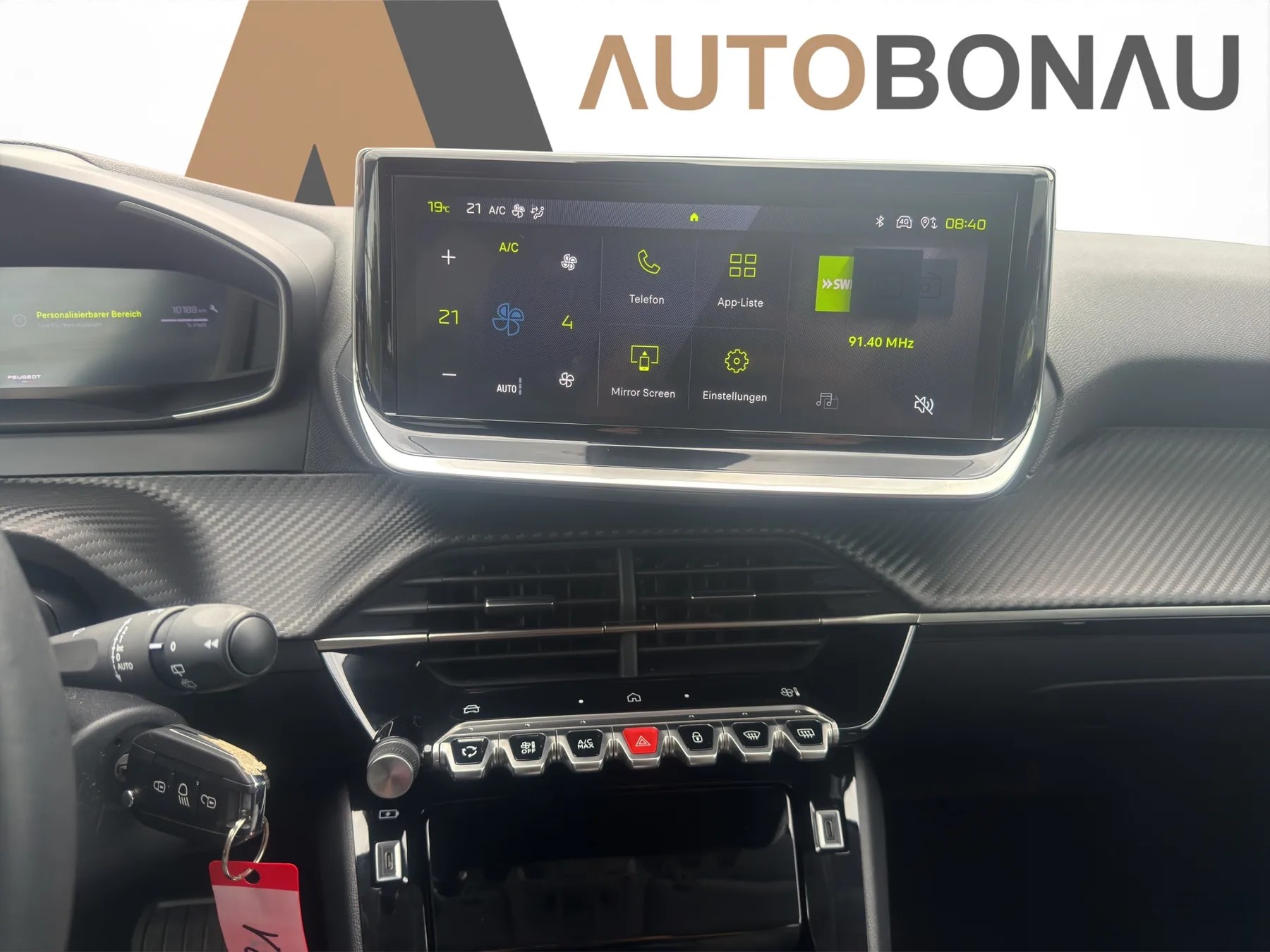 PEUGEOT 208 1.2 Hybrid Allure-image-20