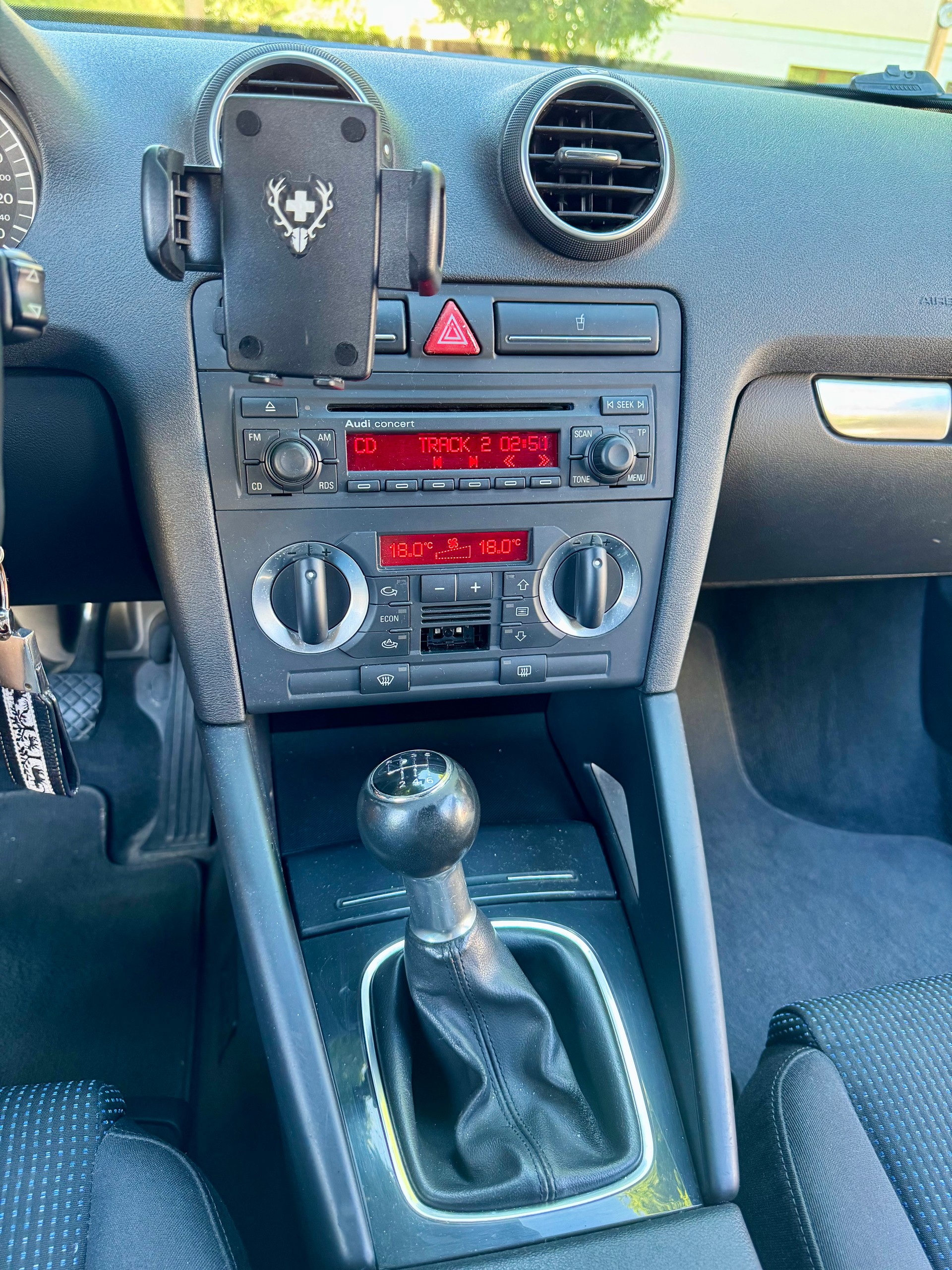 AUDI 2.0 16V FSI Ambiente-image-5