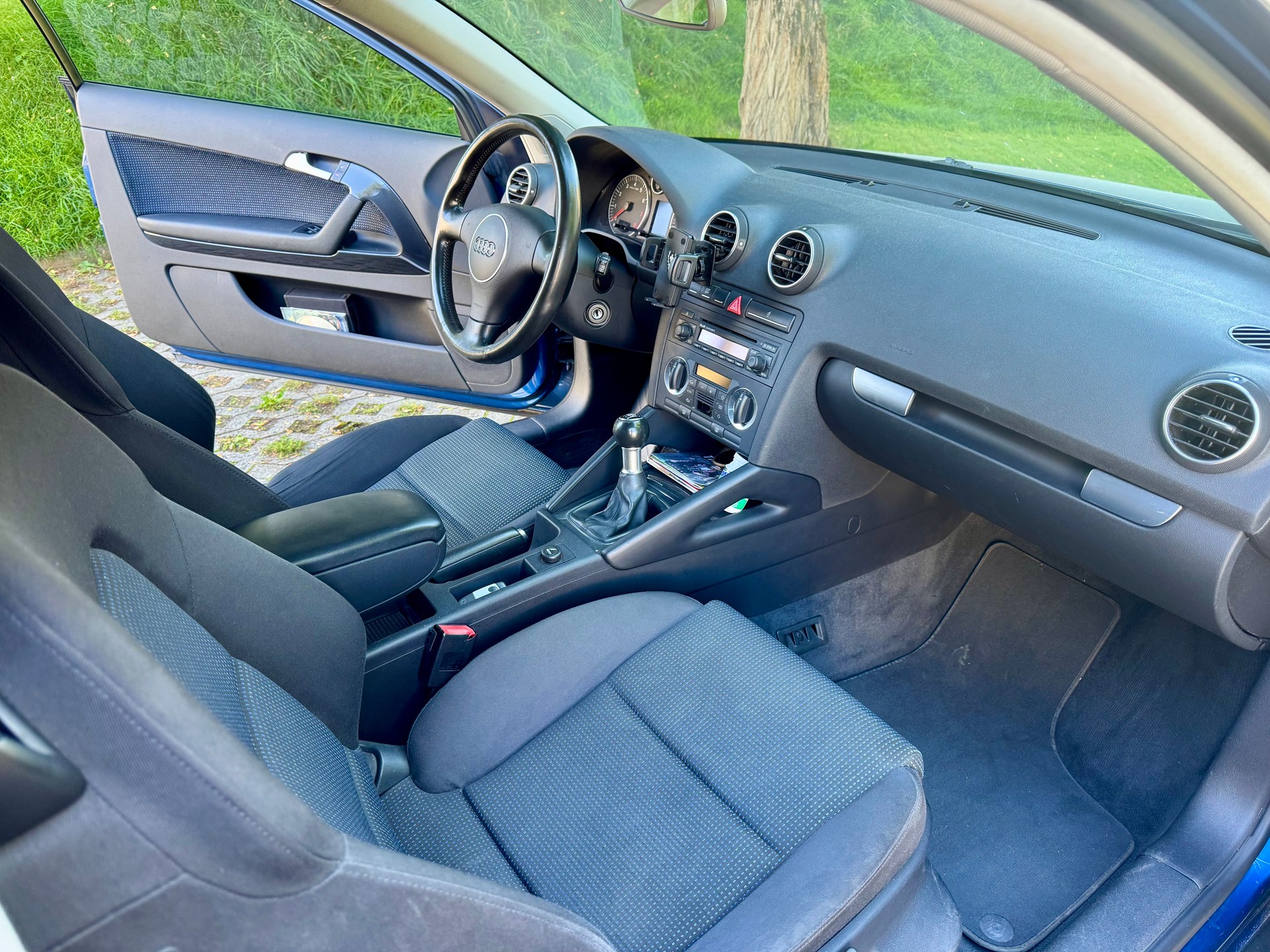 AUDI 2.0 16V FSI Ambiente-image-3