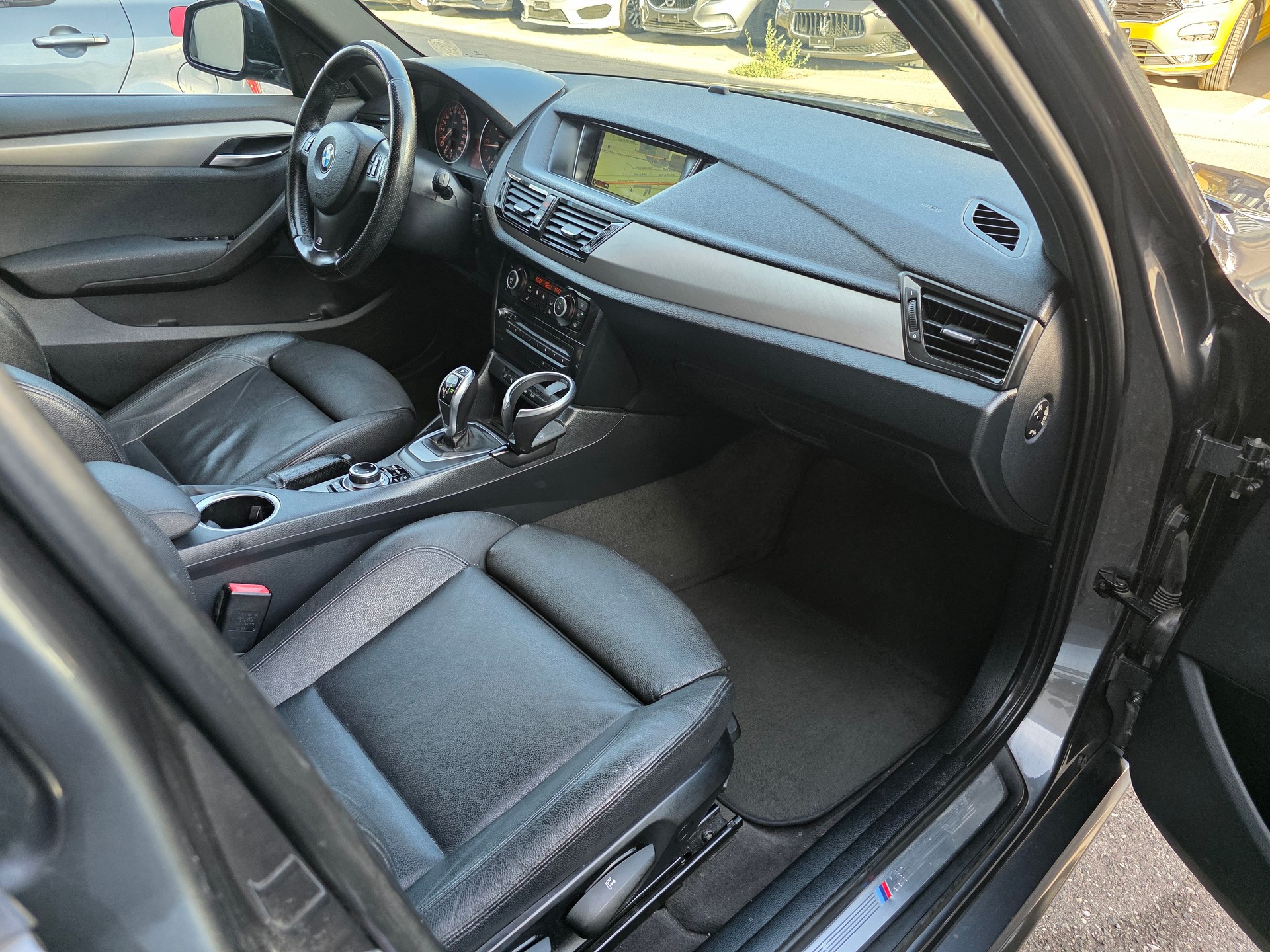 BMW X1 xDrive 18d Sport Line-image-6