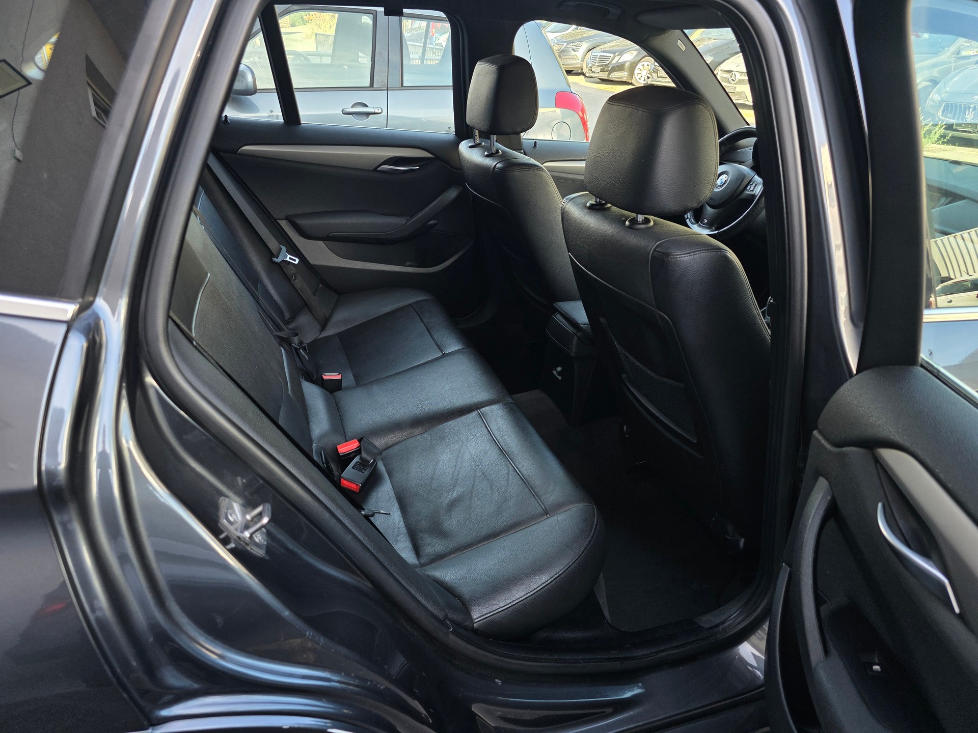 BMW X1 xDrive 18d Sport Line-image-10