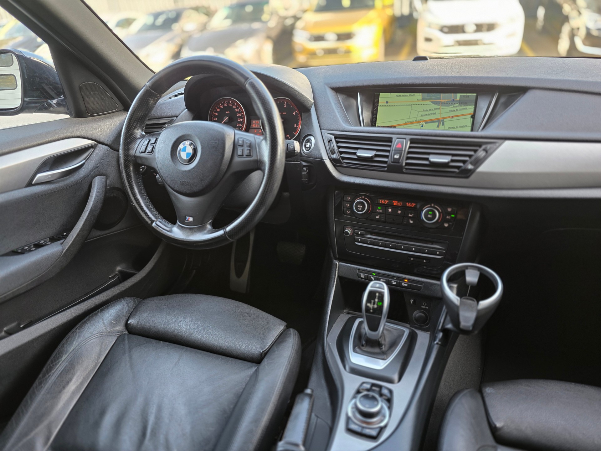 BMW X1 xDrive 18d Sport Line-image-8