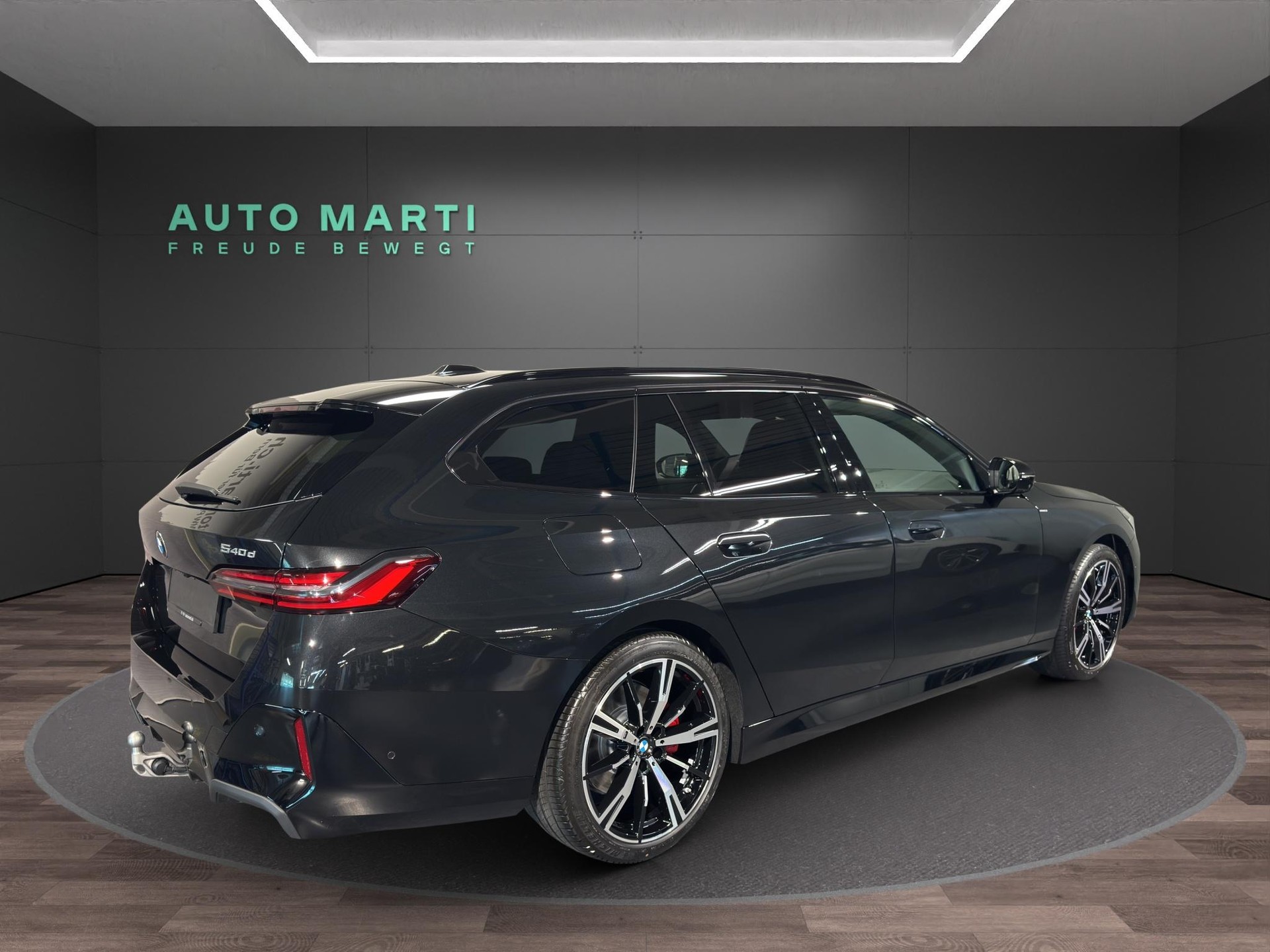 BMW 5er Reihe G61 Touring 540d xDrive-image-3