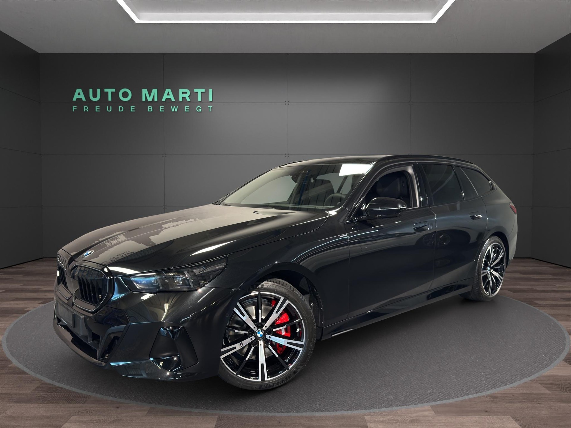 BMW 5er Reihe G61 Touring 540d xDrive-image-0