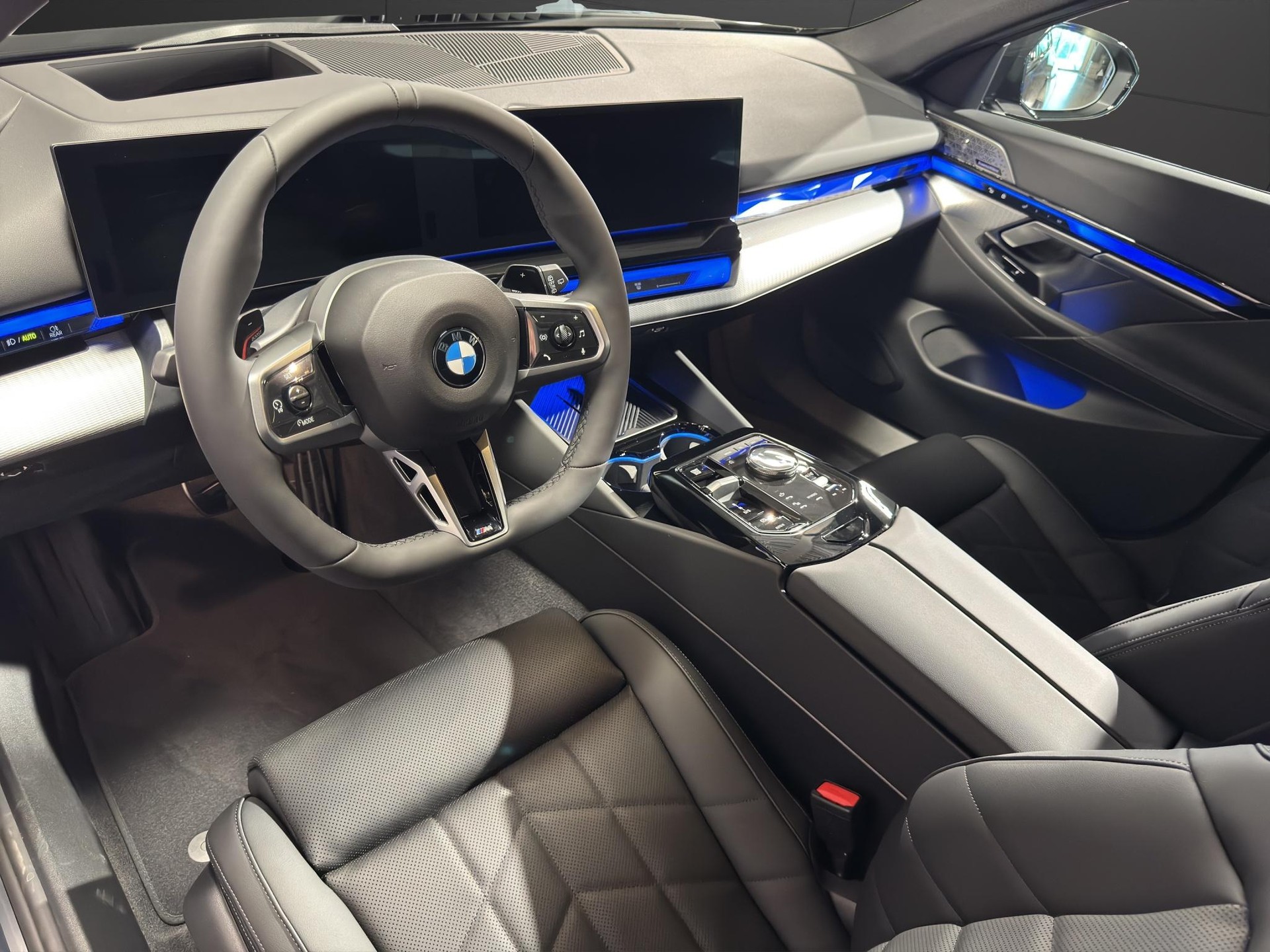 BMW 5er Reihe G61 Touring 540d xDrive-image-8