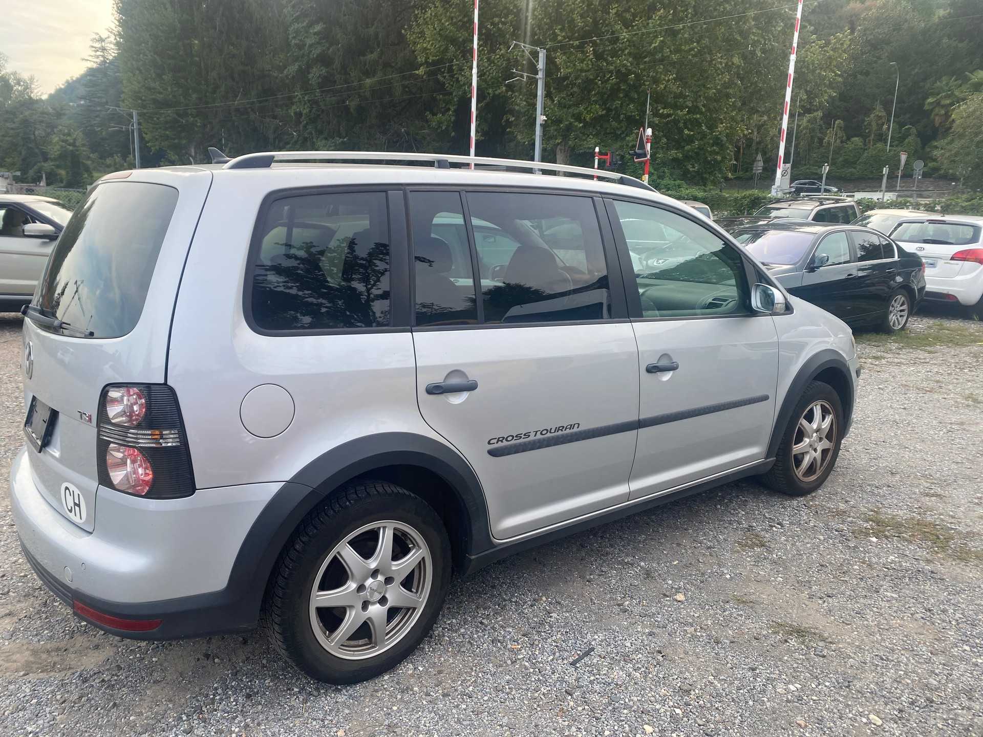 VW TOURAN-image-2