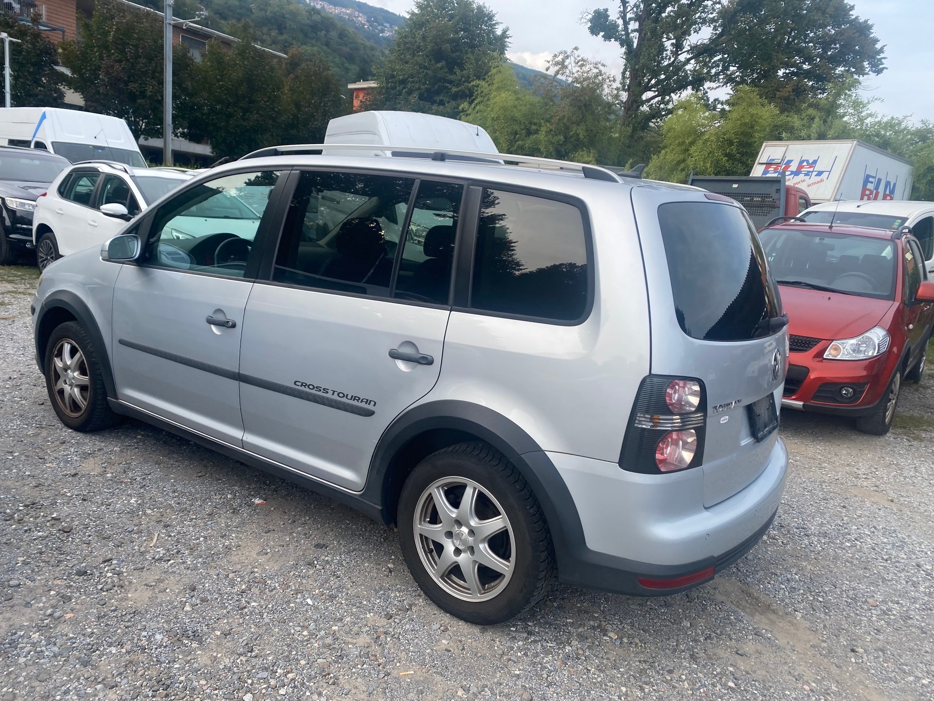VW TOURAN-image-1
