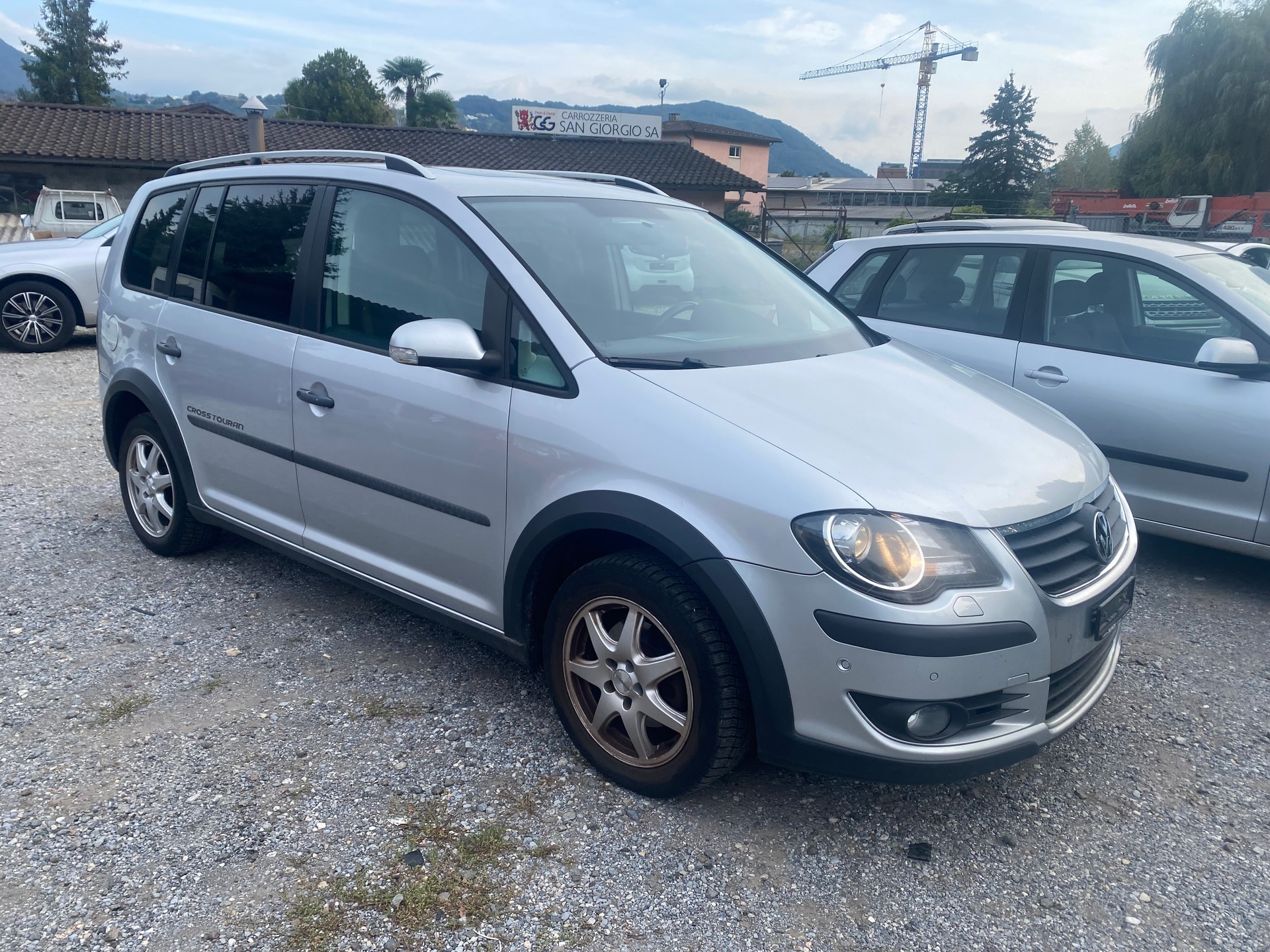 VW TOURAN-image-0