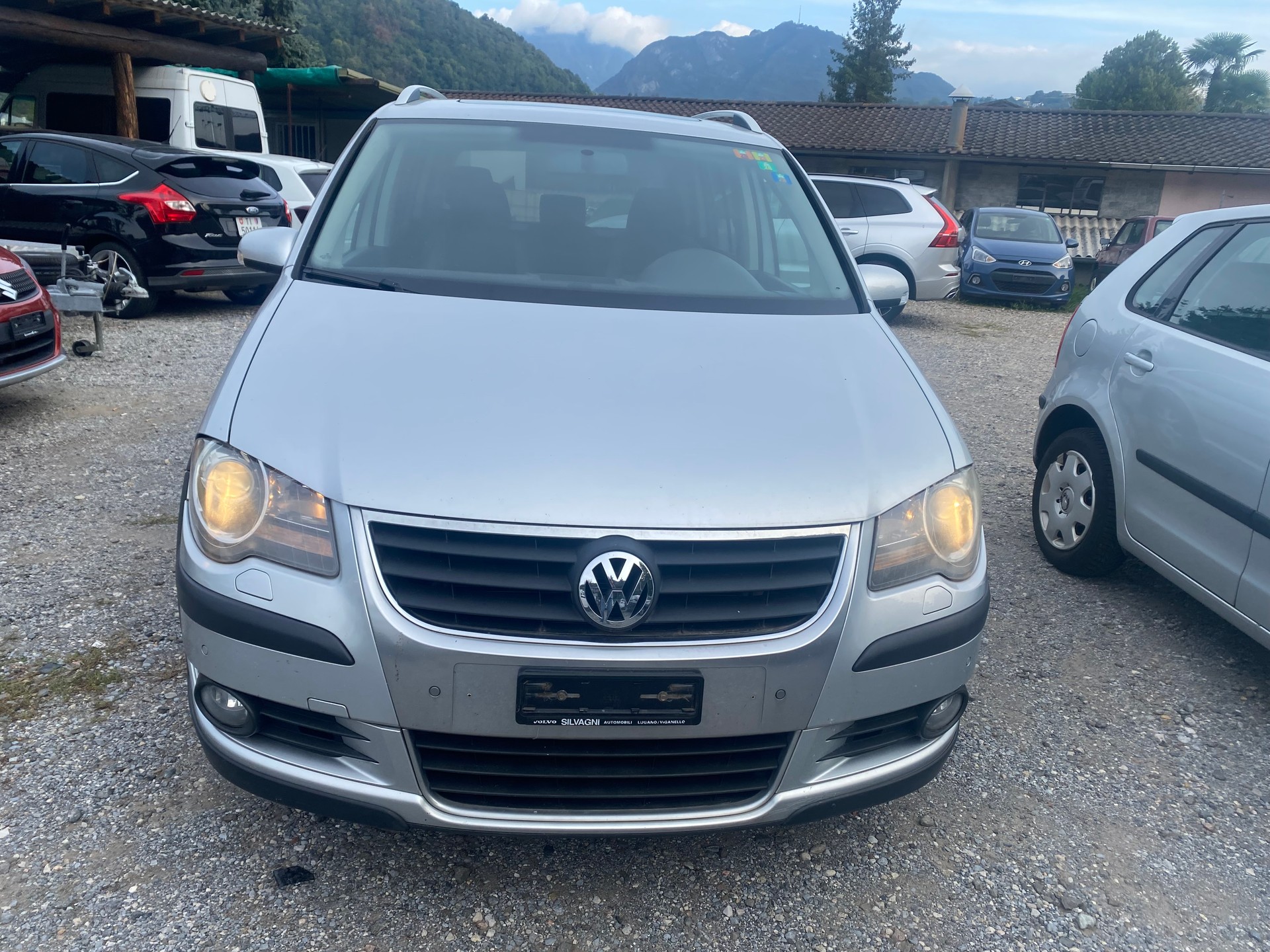 VW TOURAN-image-3