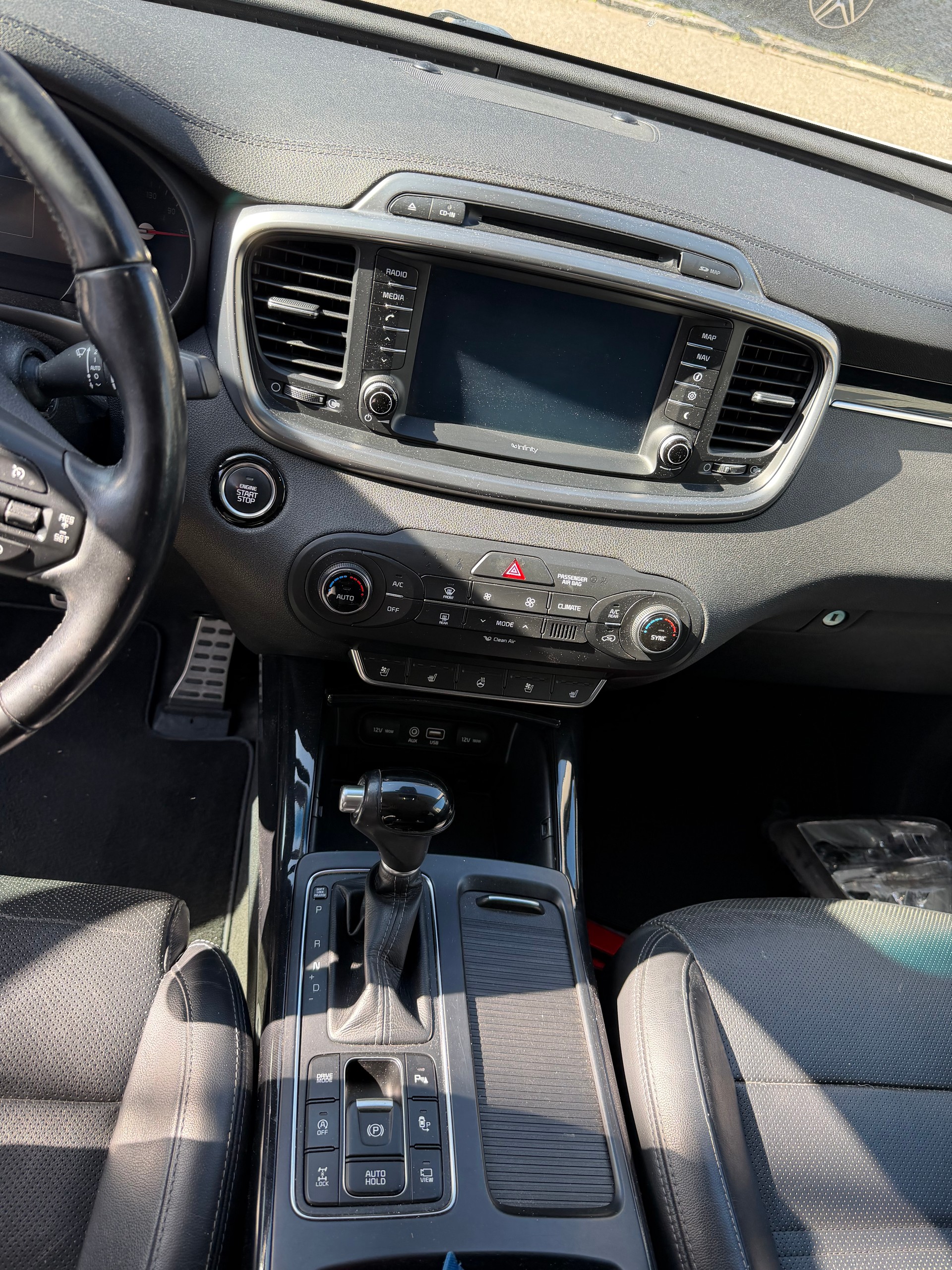 KIA Sorento 2.2 CRDI Style 7P. Automatic-image-12