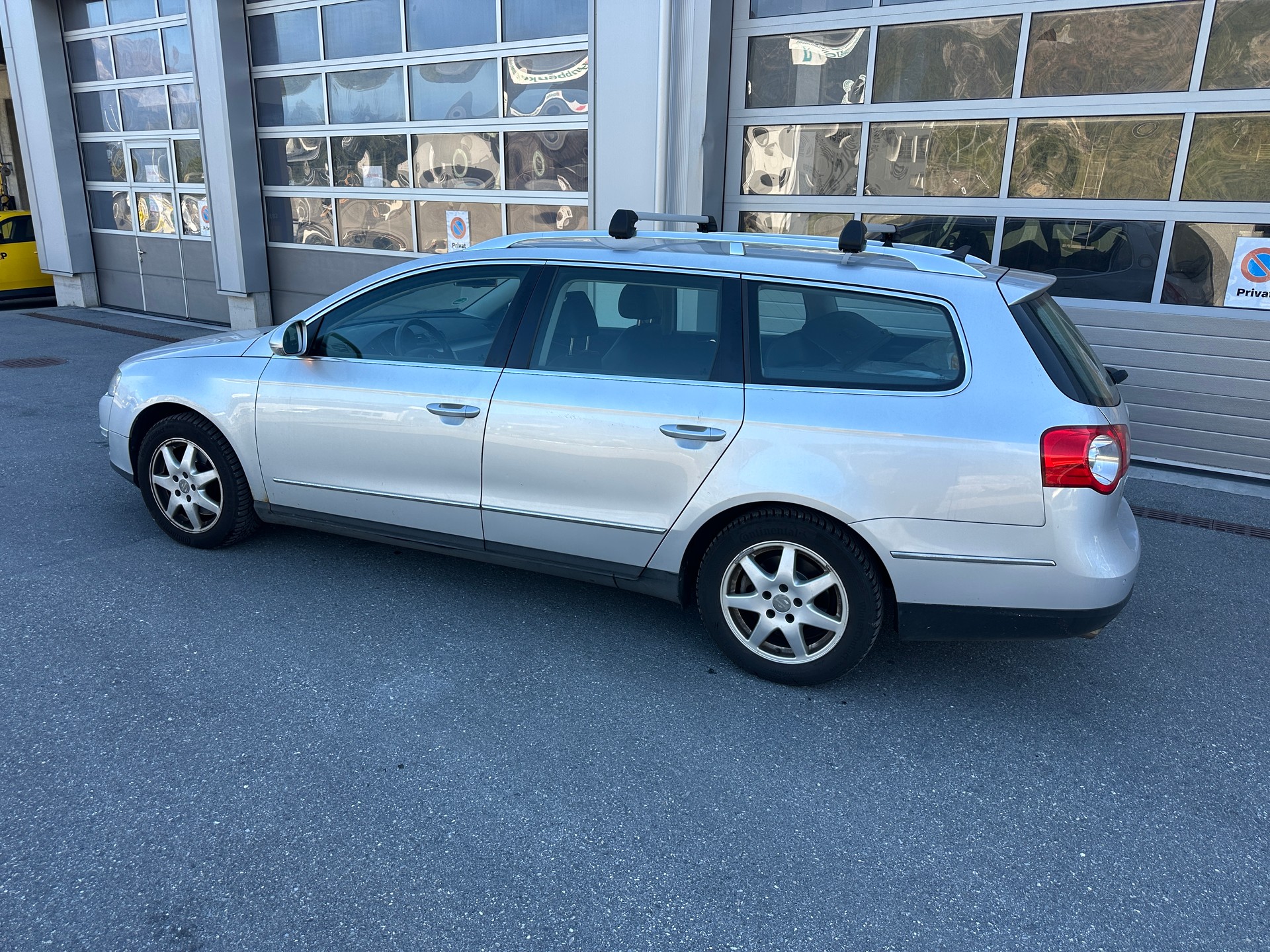 VW PASSAT-image-5