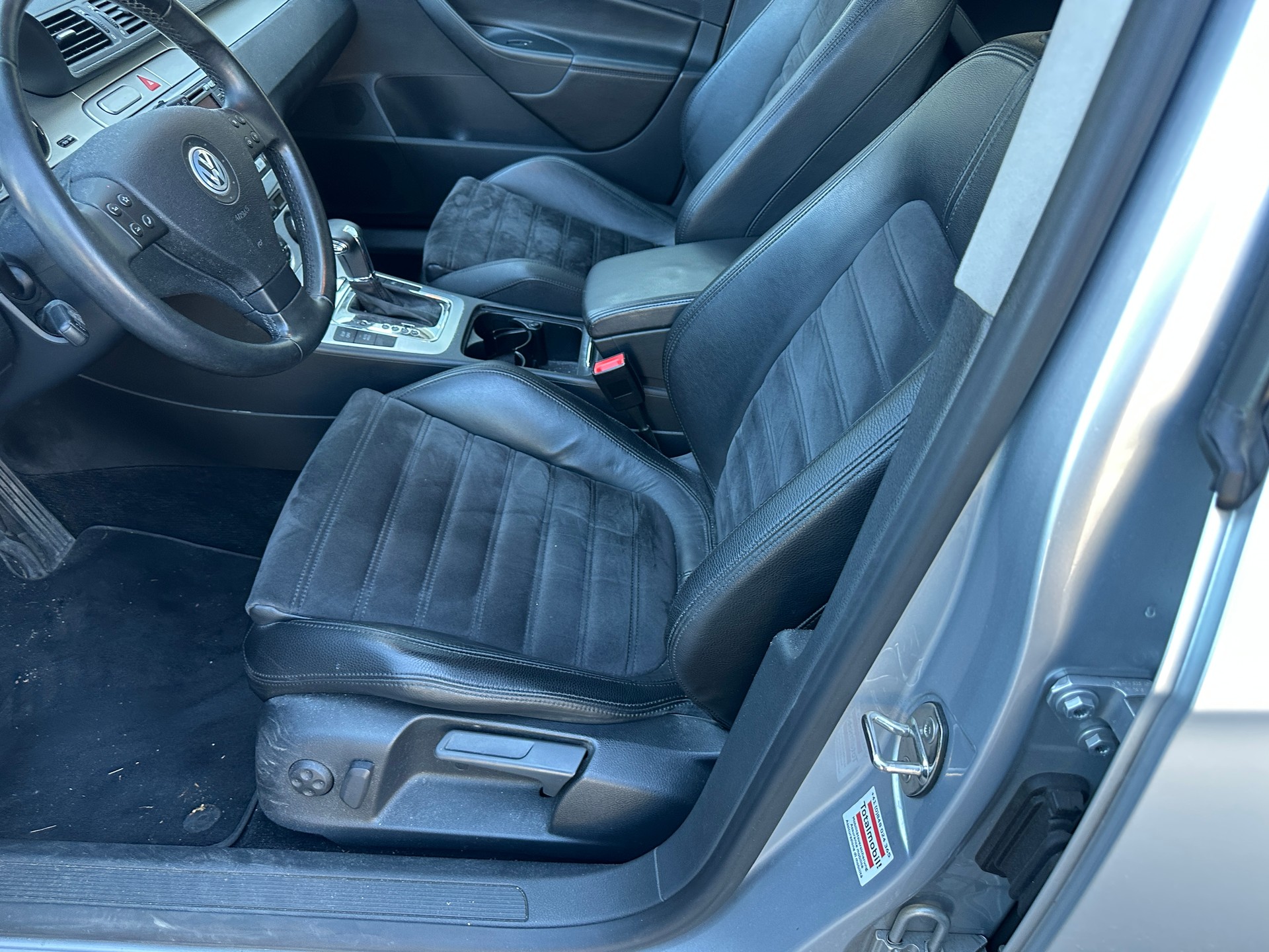 VW PASSAT-image-3