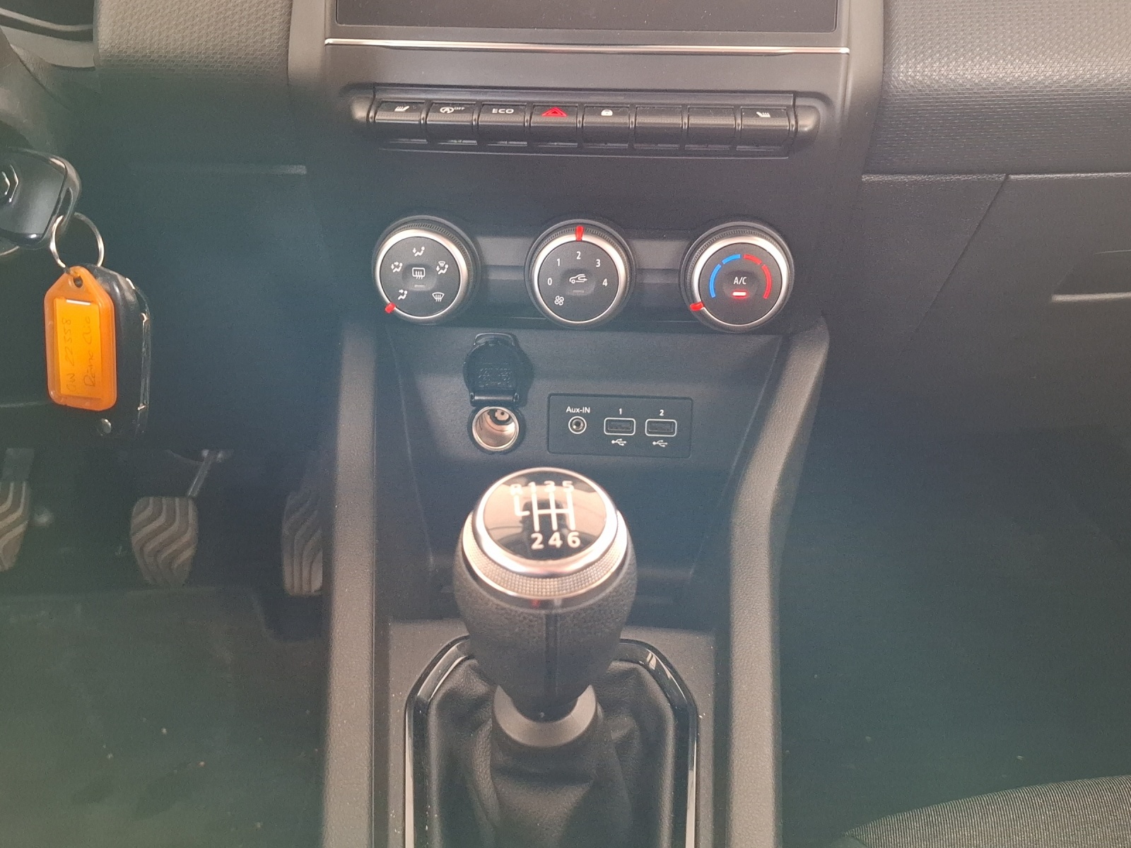 RENAULT Clio 1.0 Business // 1.Hand // 8-fach bereift-image-12