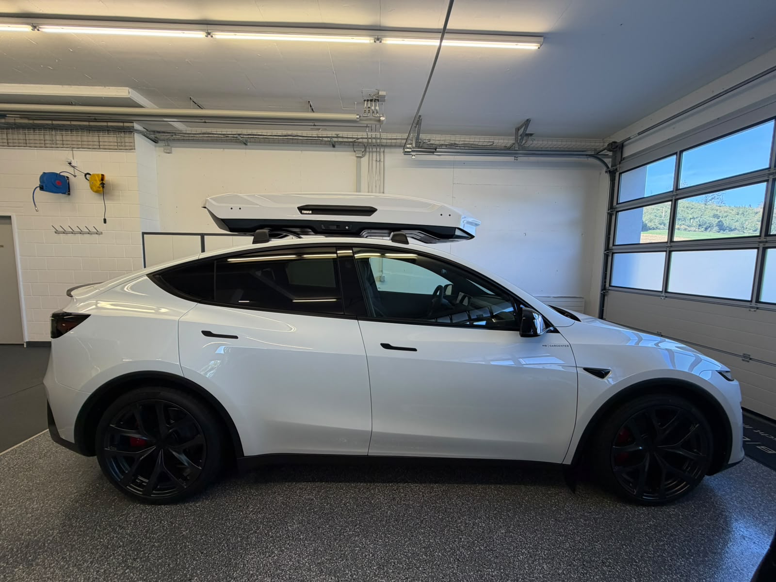 TESLA Model Y Performance AWD 626PS, Neuwagen, CH Typenschein, Dachbox-image-5