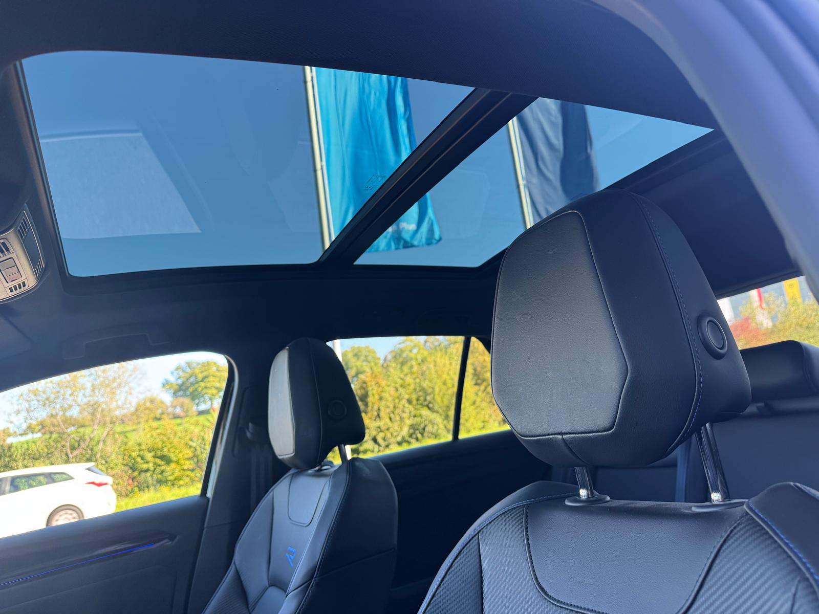 VW T-Roc 2.0 TSI R DSG 4Motion-image-9