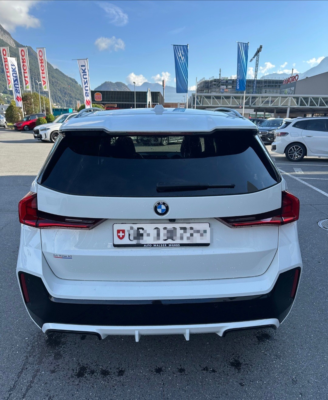 BMW 23i xDrive-image-5