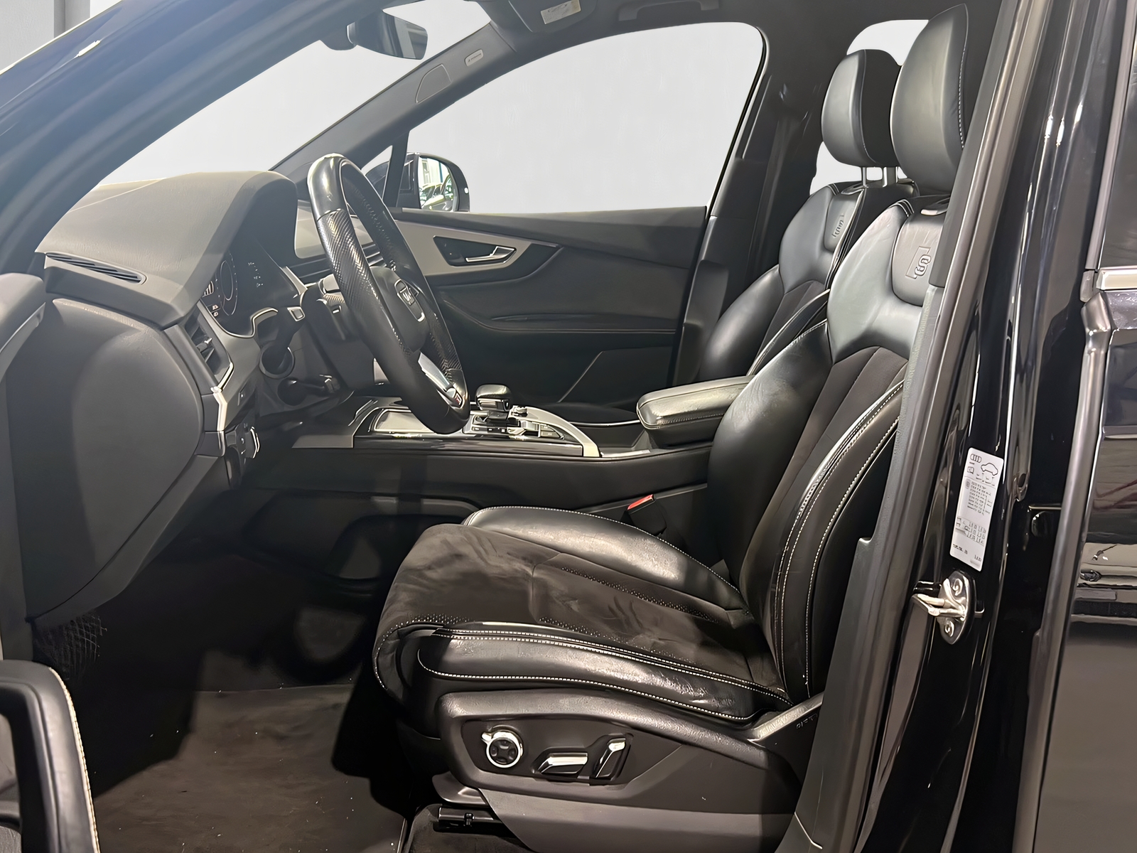 AUDI Q7 3.0 TDI quattro tiptronic**Ab Platz für Export**-image-8
