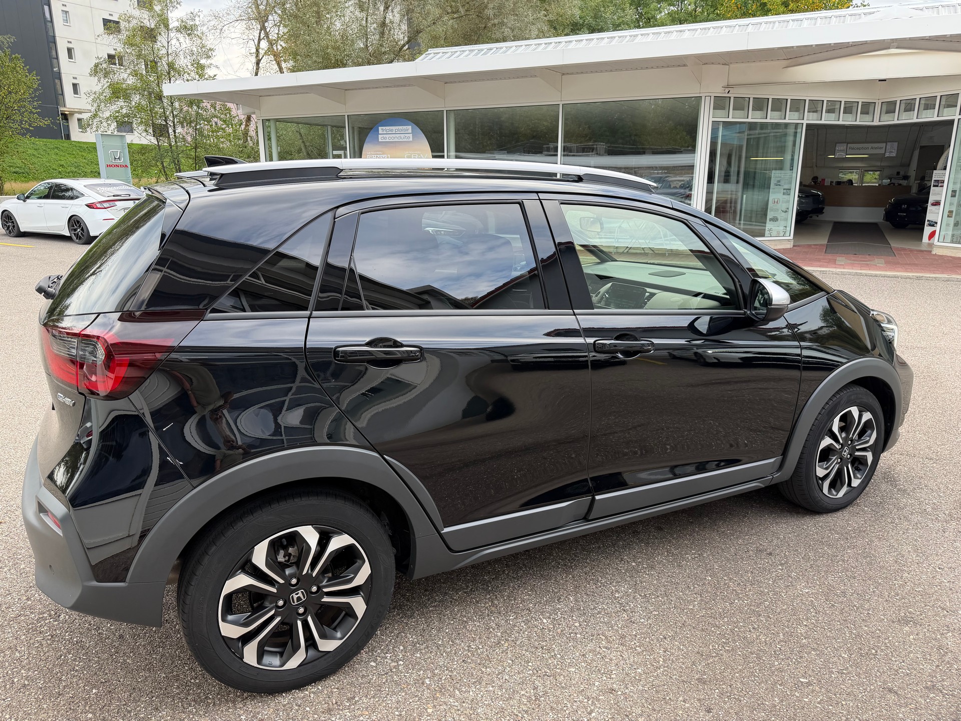 HONDA Jazz 1.5i-MMD Crosstar Executive E-CVT-image-6