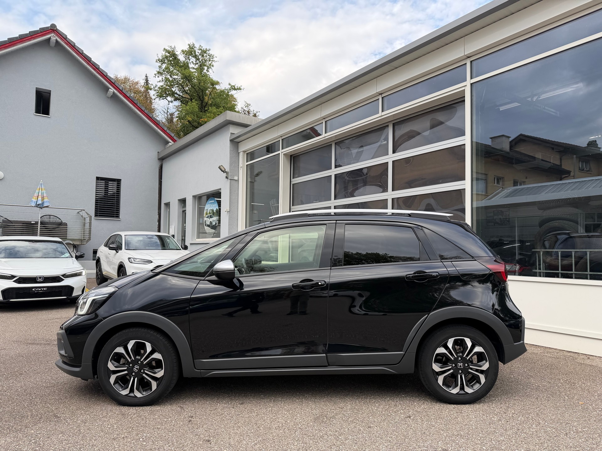 HONDA Jazz 1.5i-MMD Crosstar Executive E-CVT-image-3