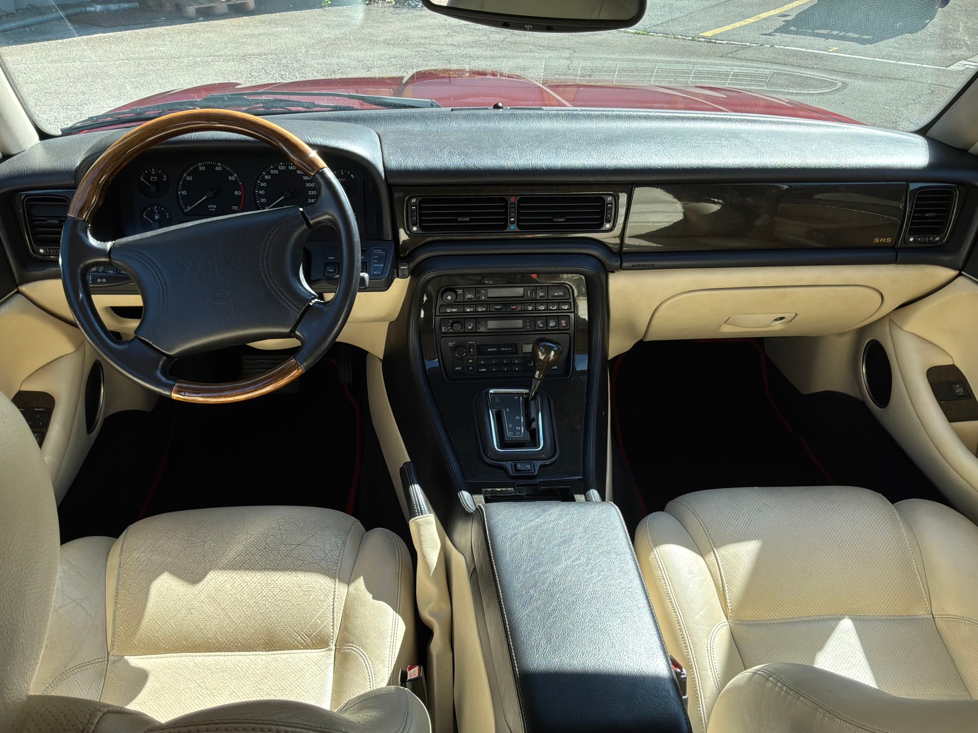 JAGUAR XJR 4.0 Supercharged-image-10