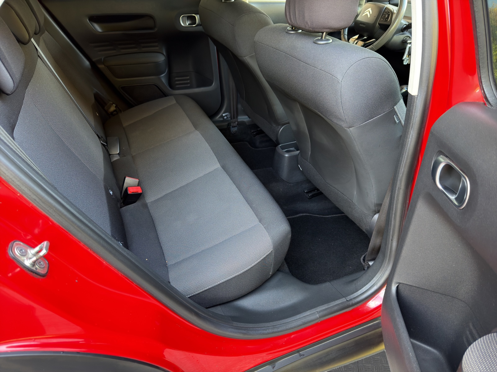 CITROEN C4 Cactus 1.2 VTi Shine Edition-image-13