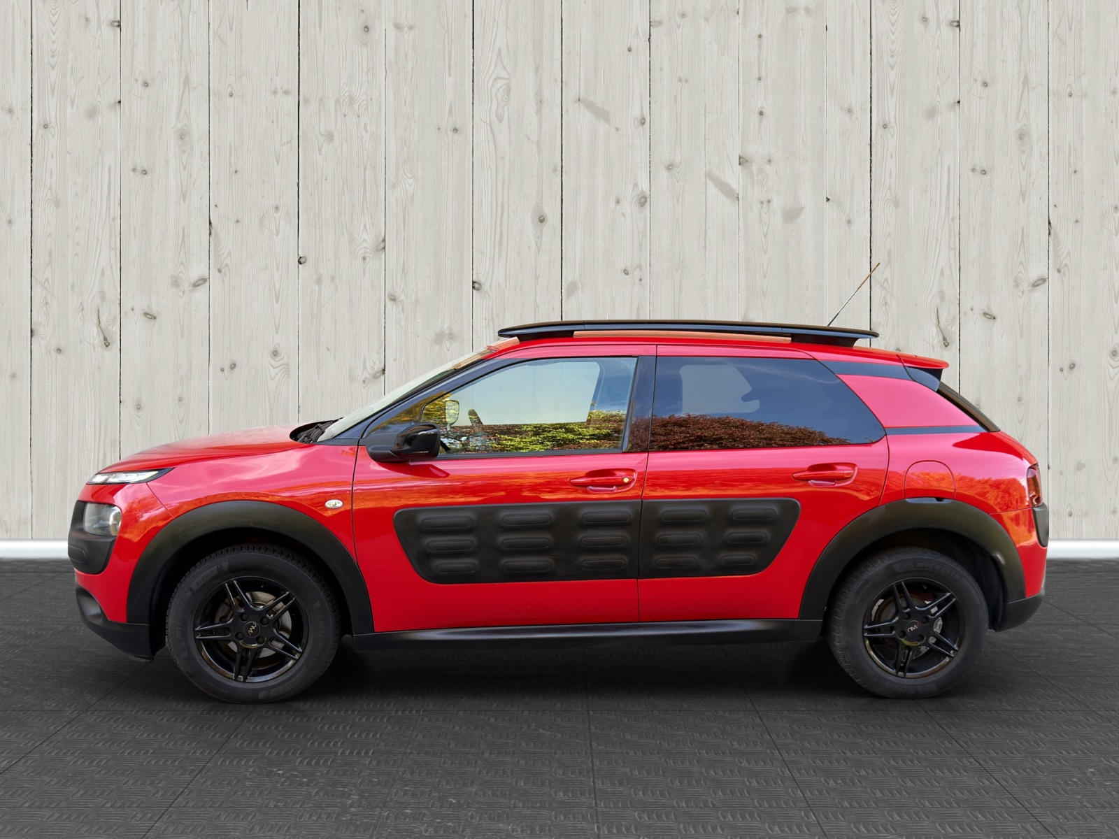 CITROEN C4 Cactus 1.2 VTi Shine Edition-image-3